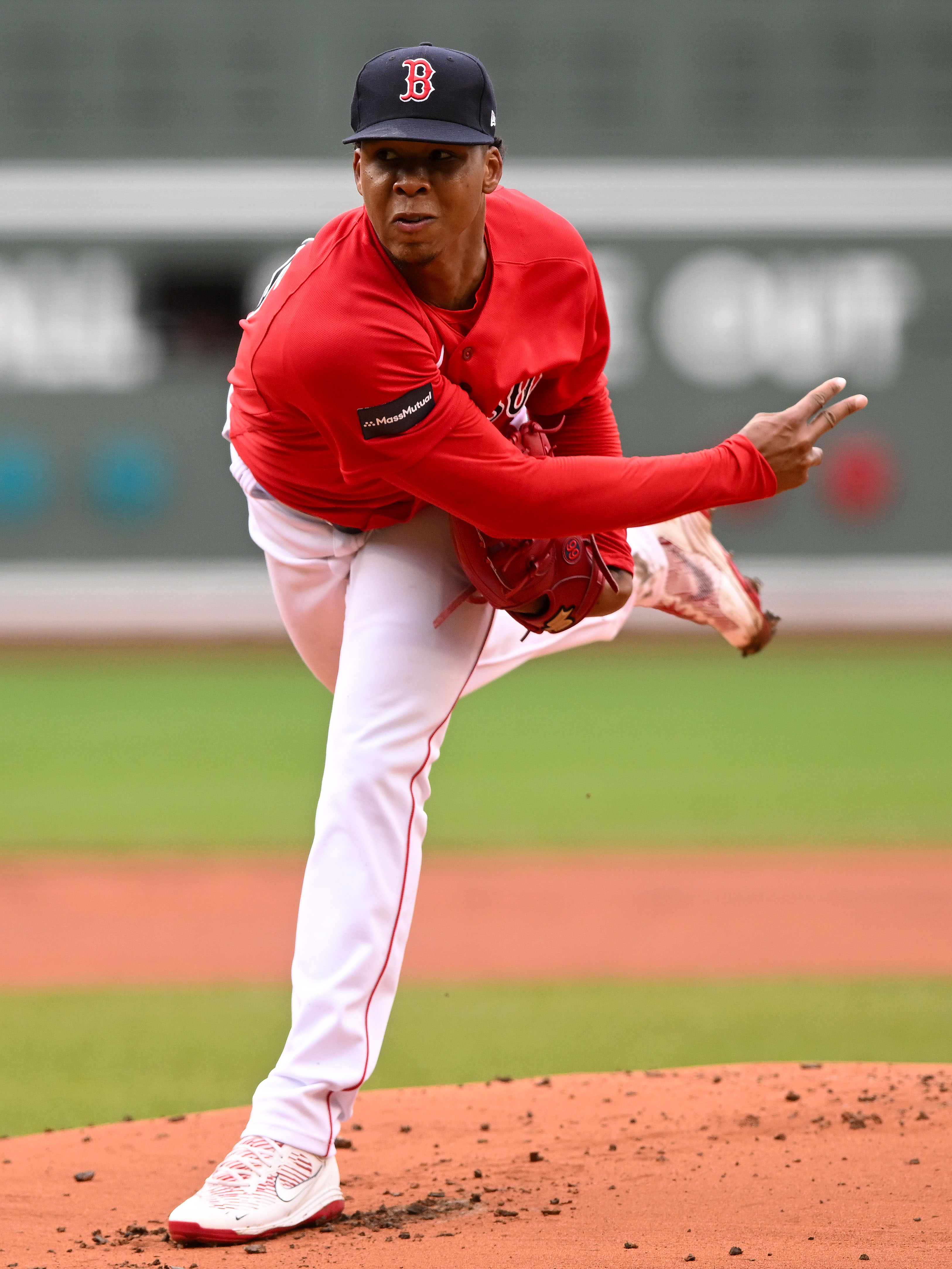 The new Mass Mutual sign shows the ball and strike count! : r/redsox