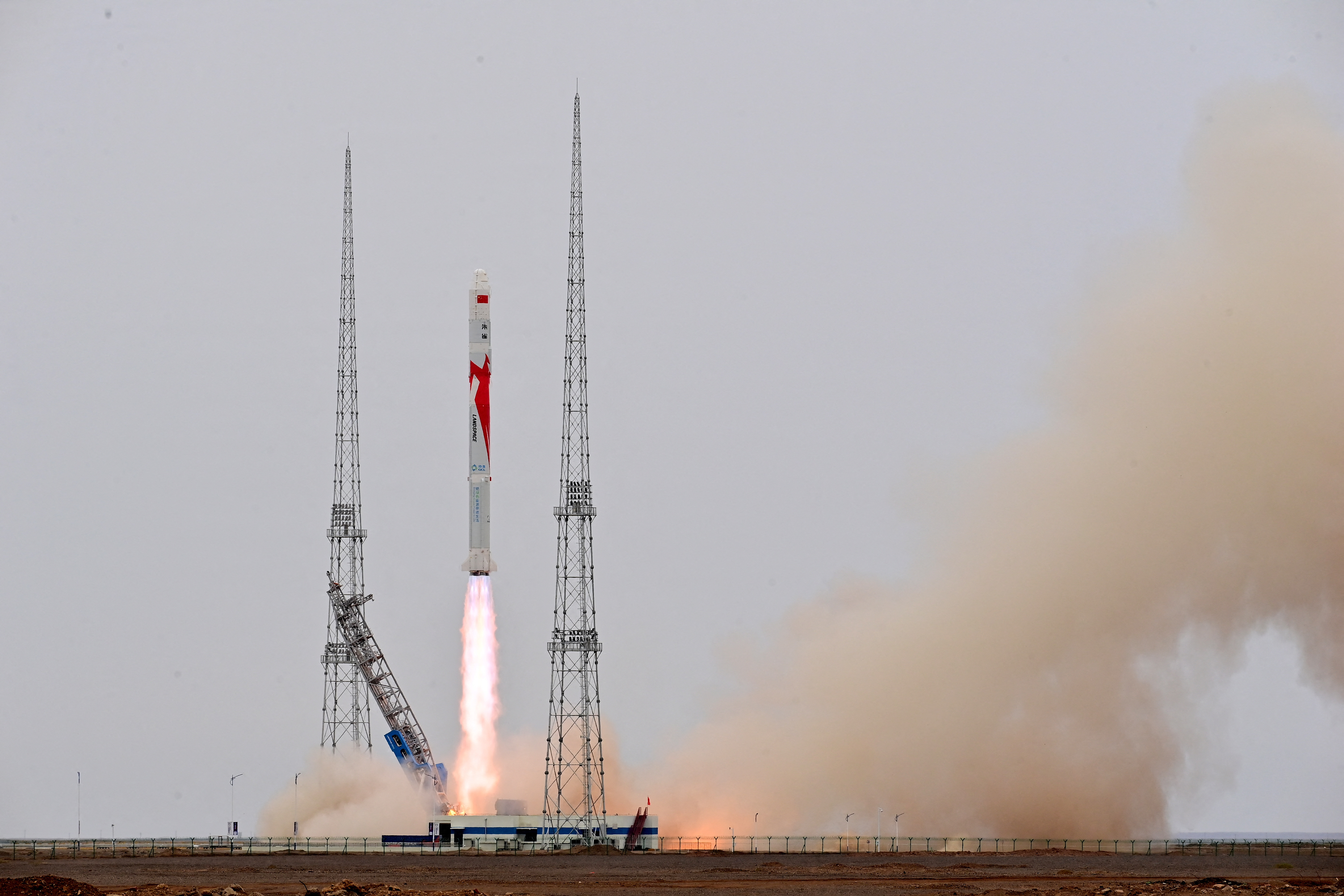 Zhuque-2 carrier rocket takes off from the Jiuquan Satellite Launch Center