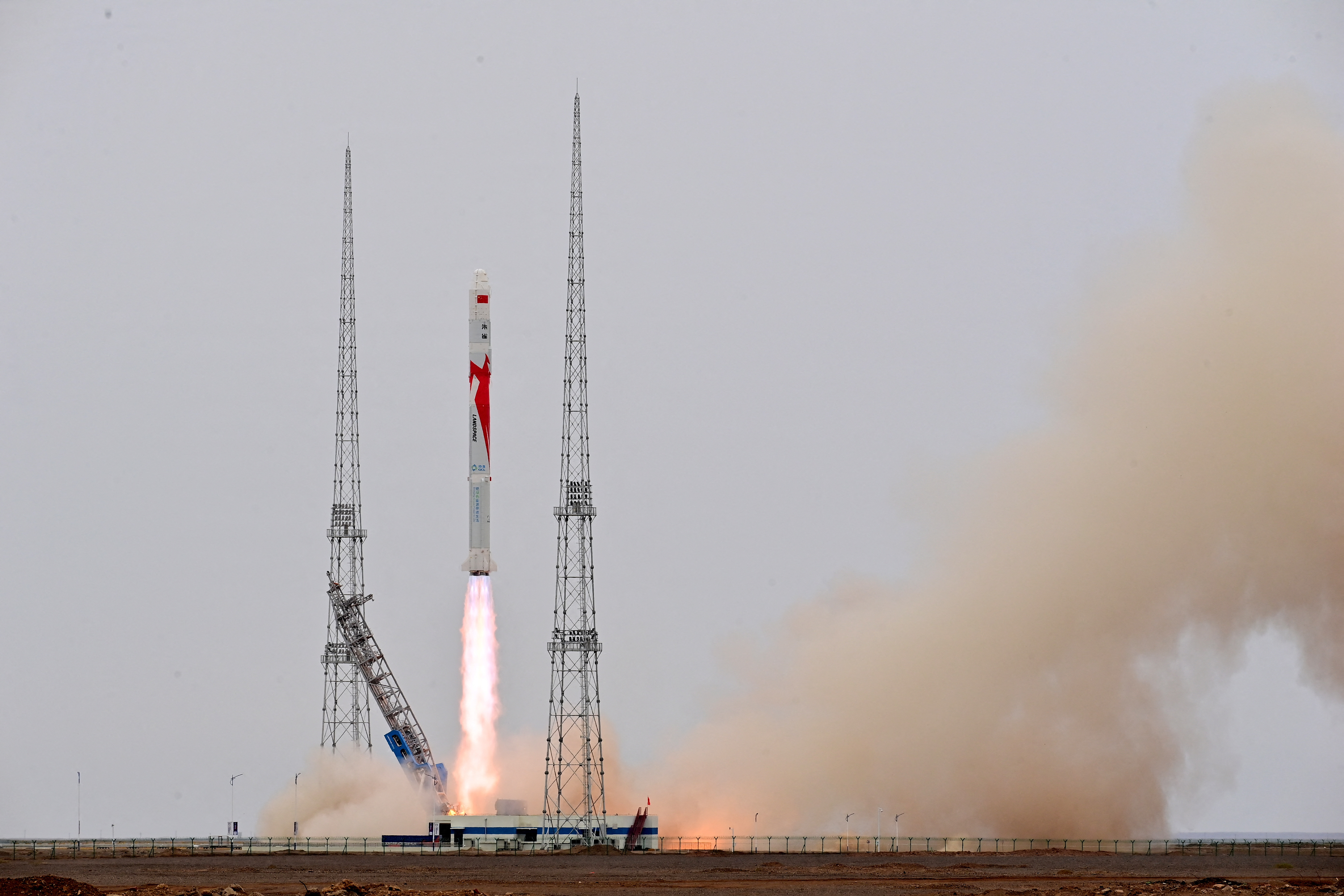 Первая в мире ракета в космос. Цзюцюань (космодром). Ракета "Чжуцюэ-2". Многоразовая метановая ракета "Амур-СПГ". Ракета старт.