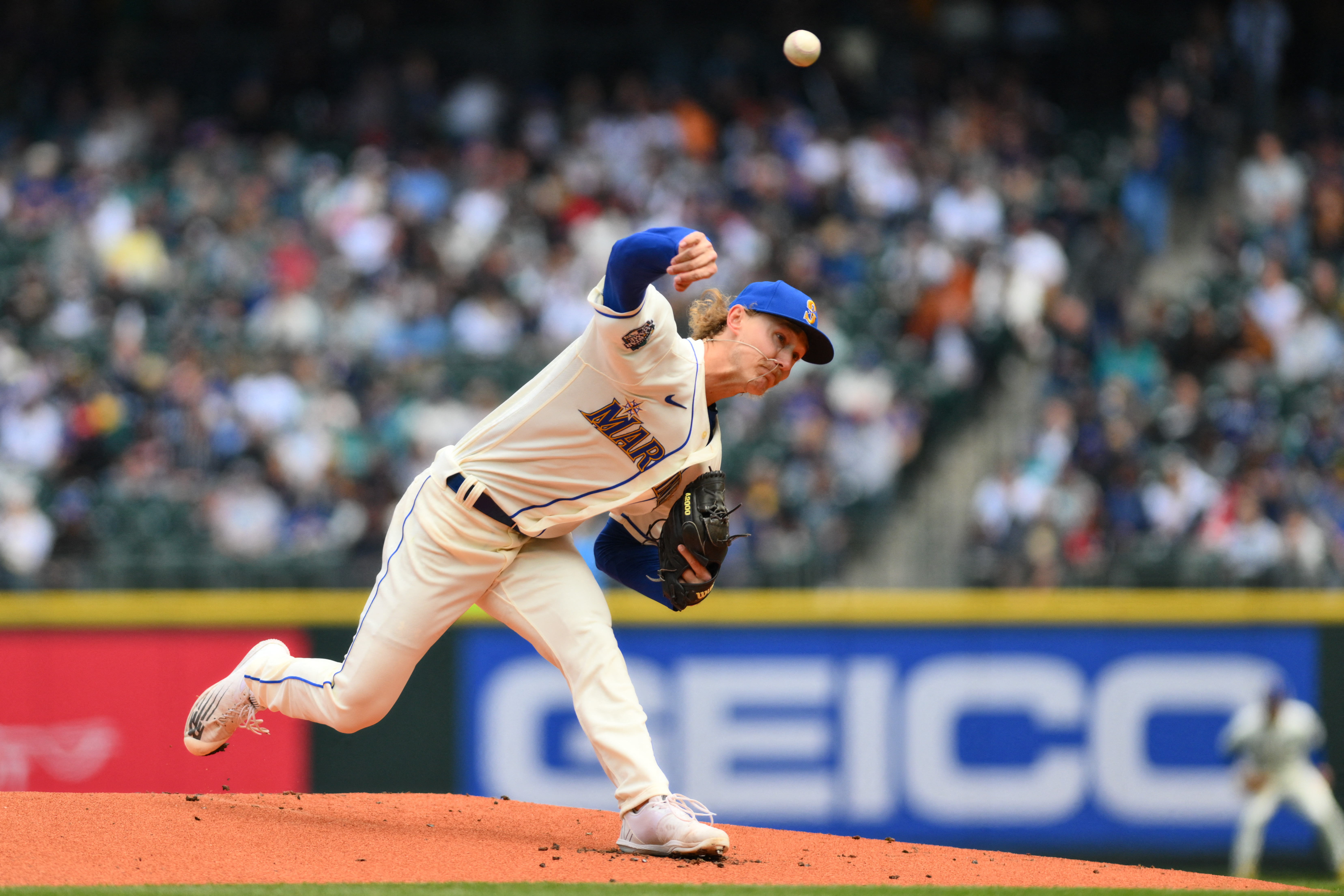 Rookie Bryce Miller pitches Mariners past Astros