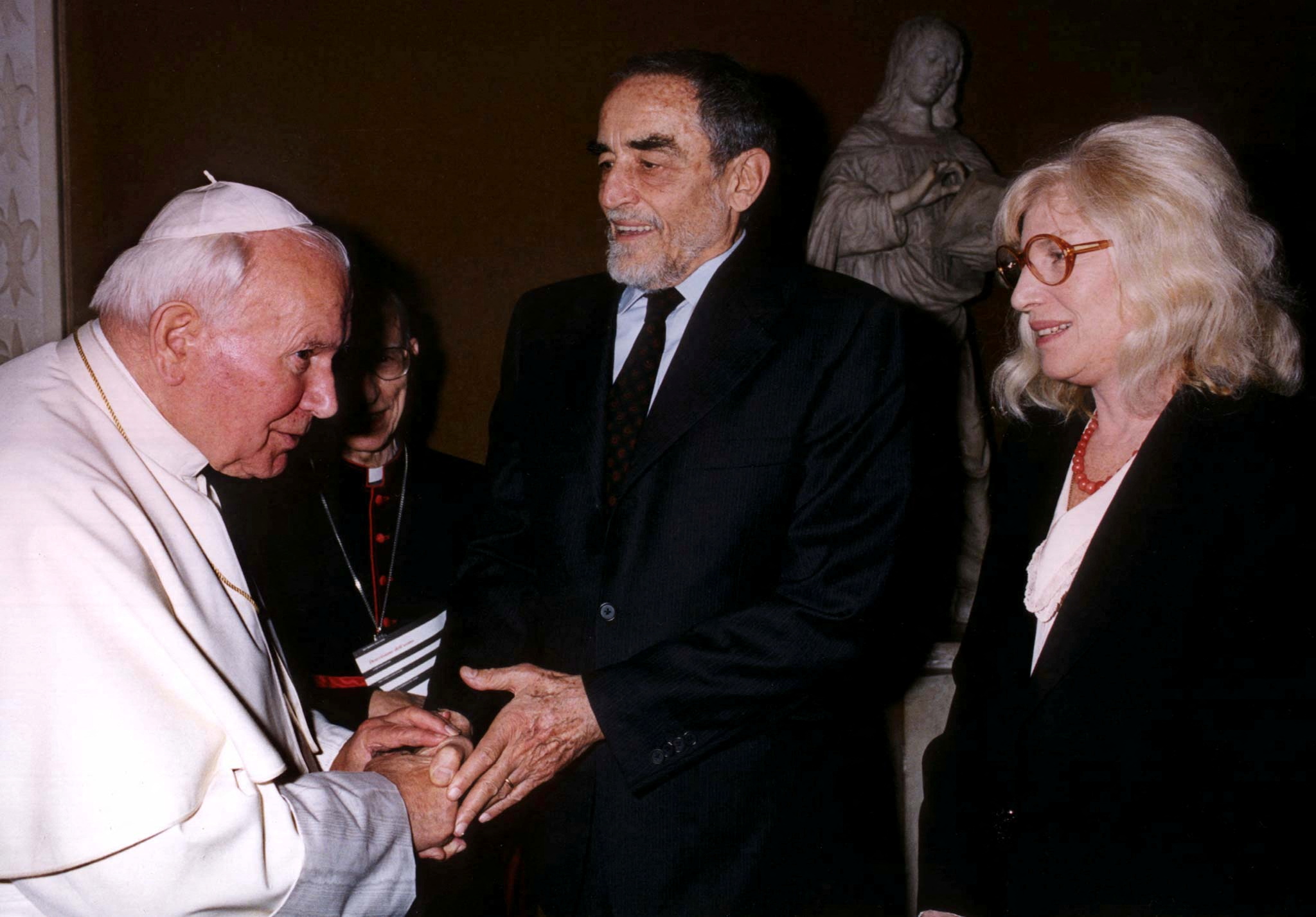 POPE JOHN PAUL MEETS ITALIAN ACTOR VITTORIO GASSMAN