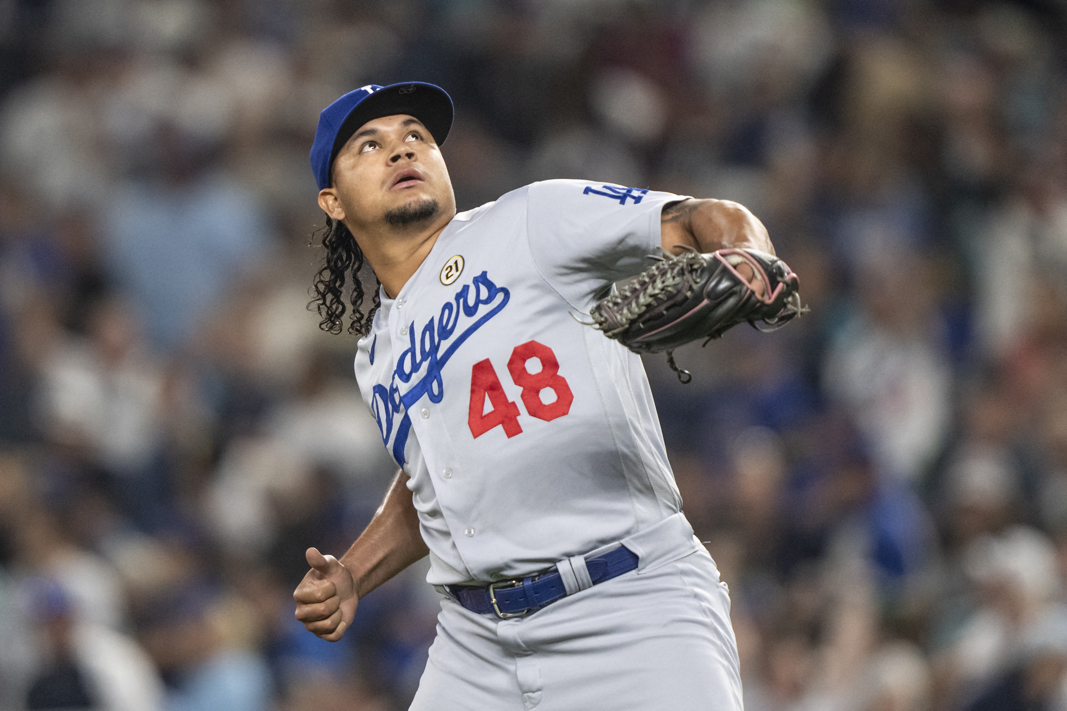 Dodgers beat Mariners, lower magic number to 2