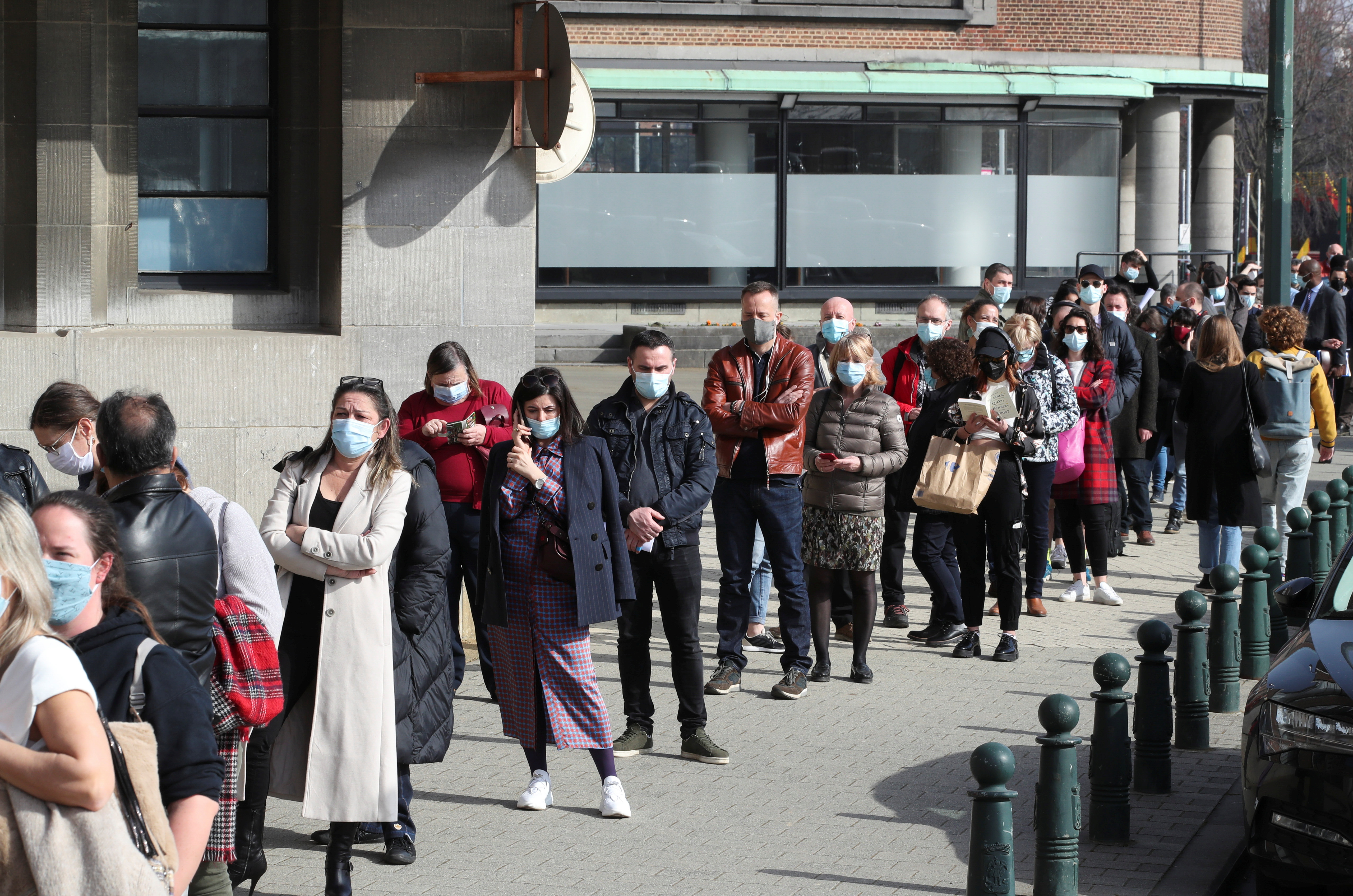 Belgium S Largest Vaccine Centre Swamped With Demand After Technical Issues Reuters