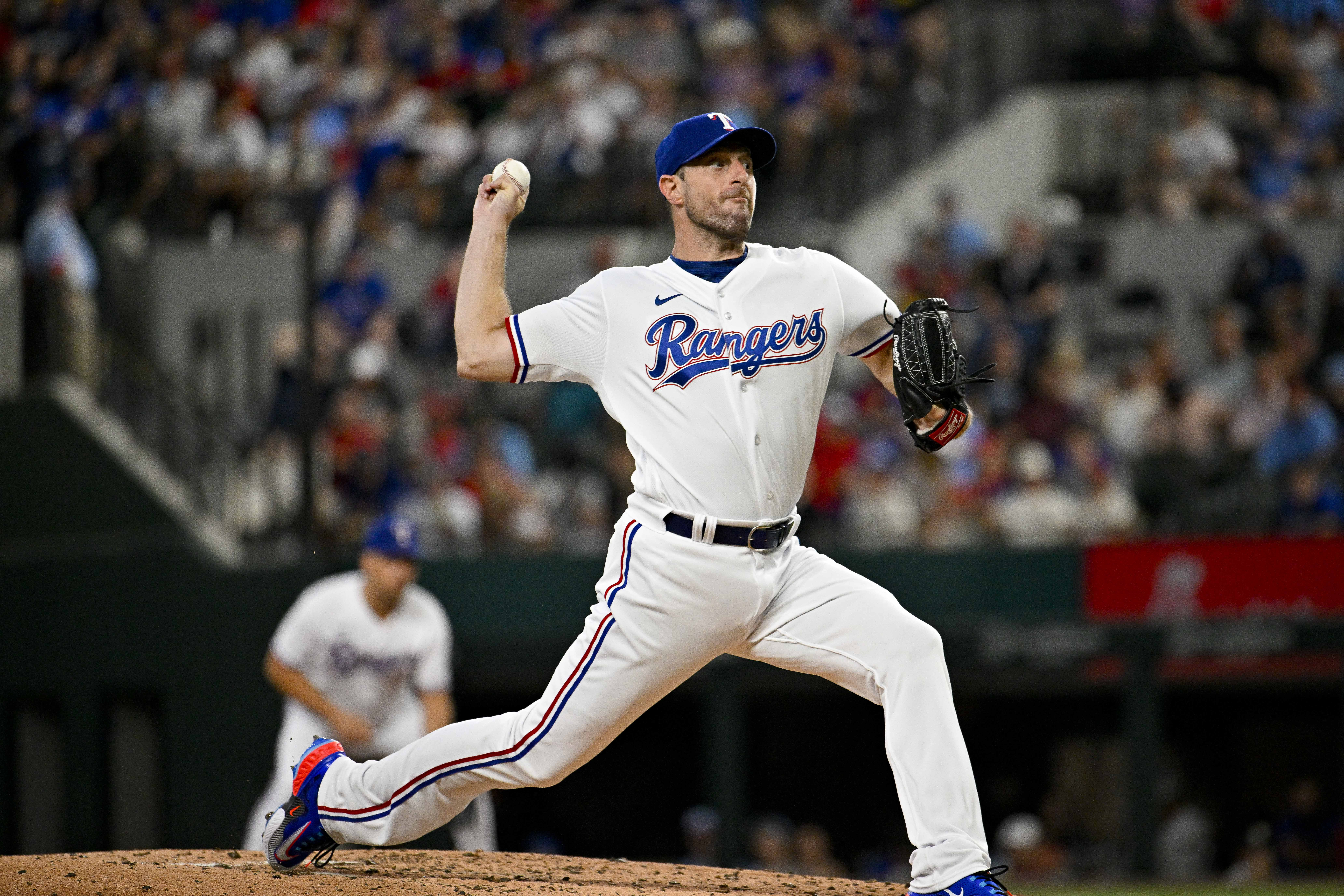 MLB roundup: Max Scherzer wins in Rangers debut