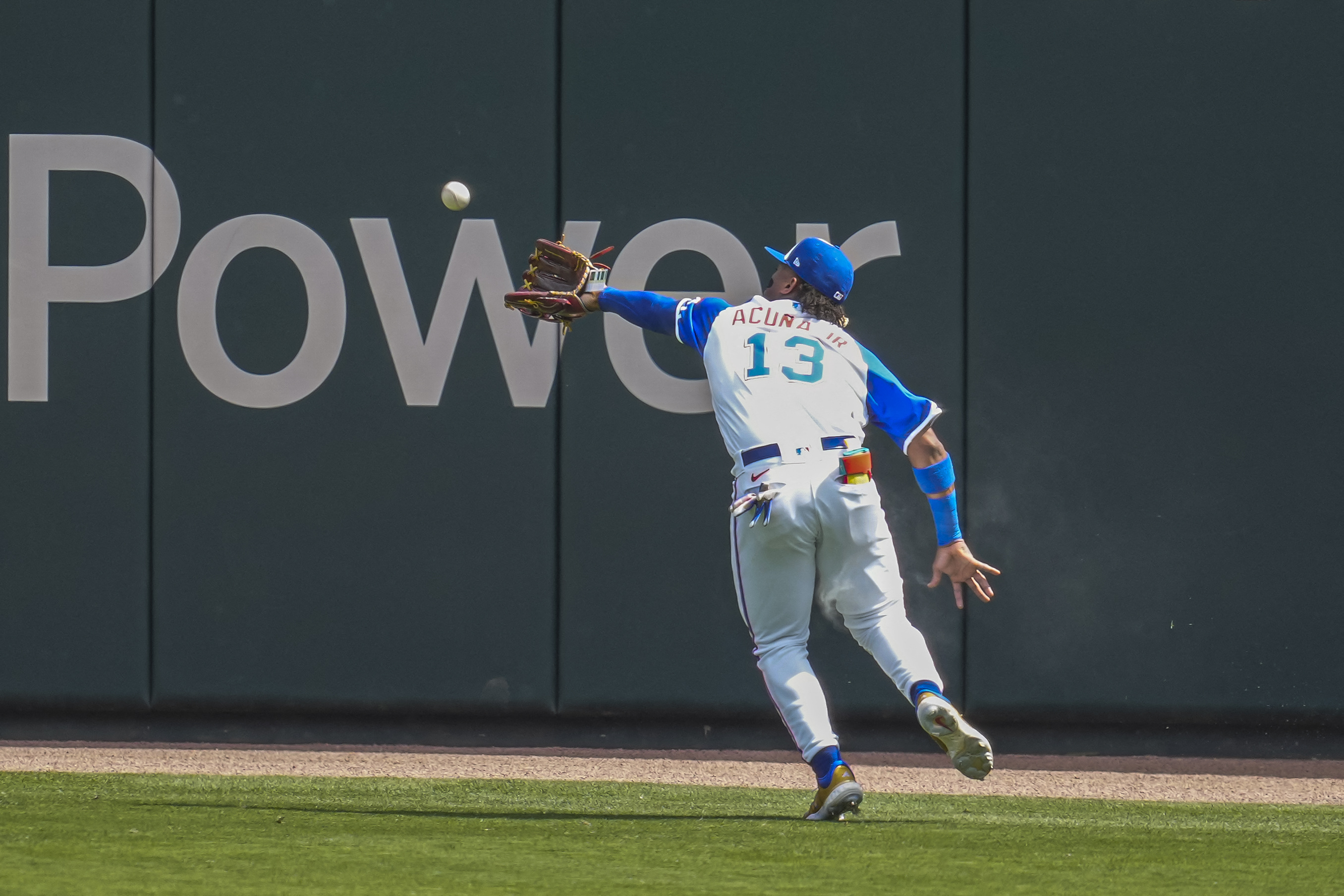 Rangers out to clinch series, extend Nats' skid