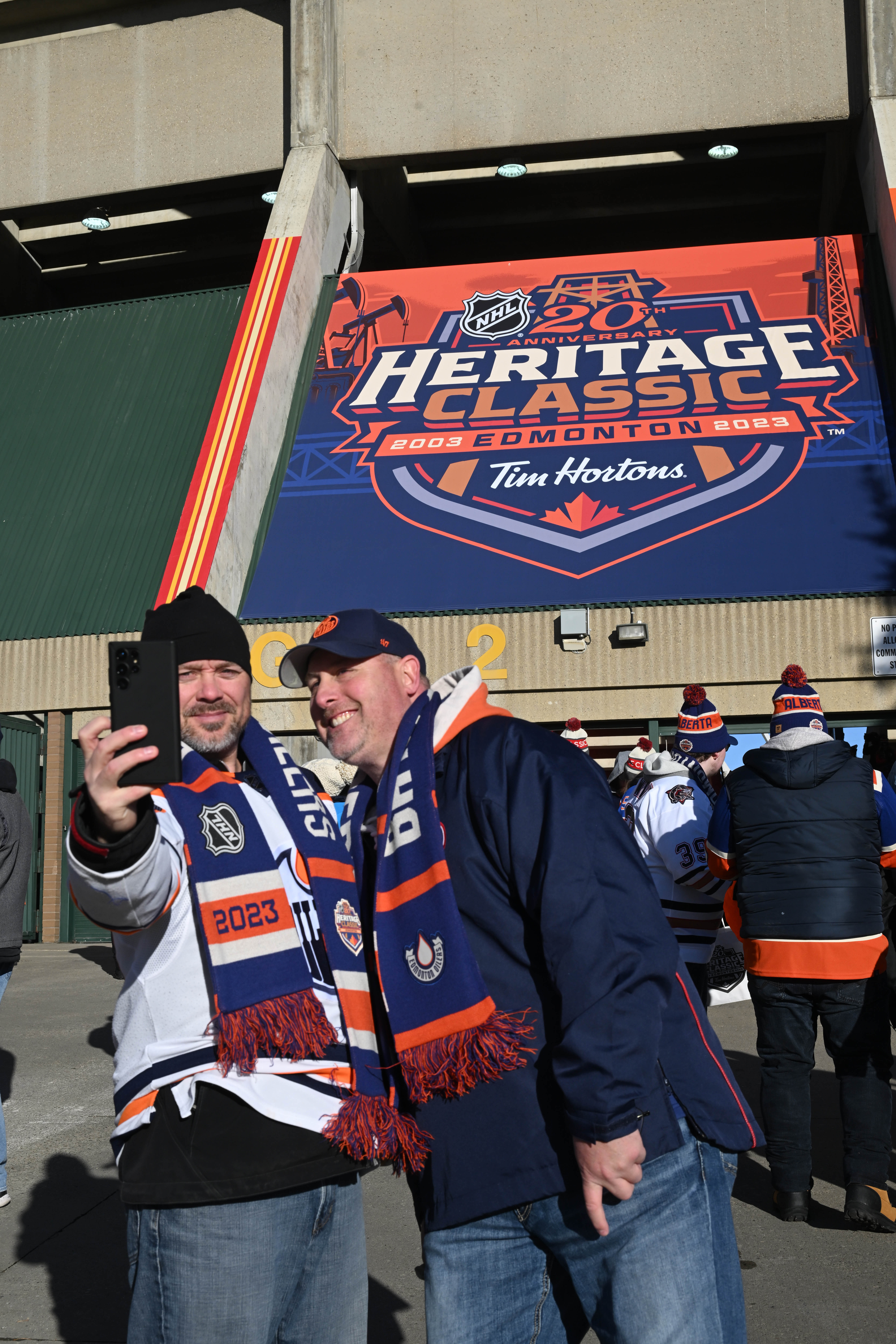 Oilers to host Flames in Heritage Classic at Commonwealth Stadium next  season