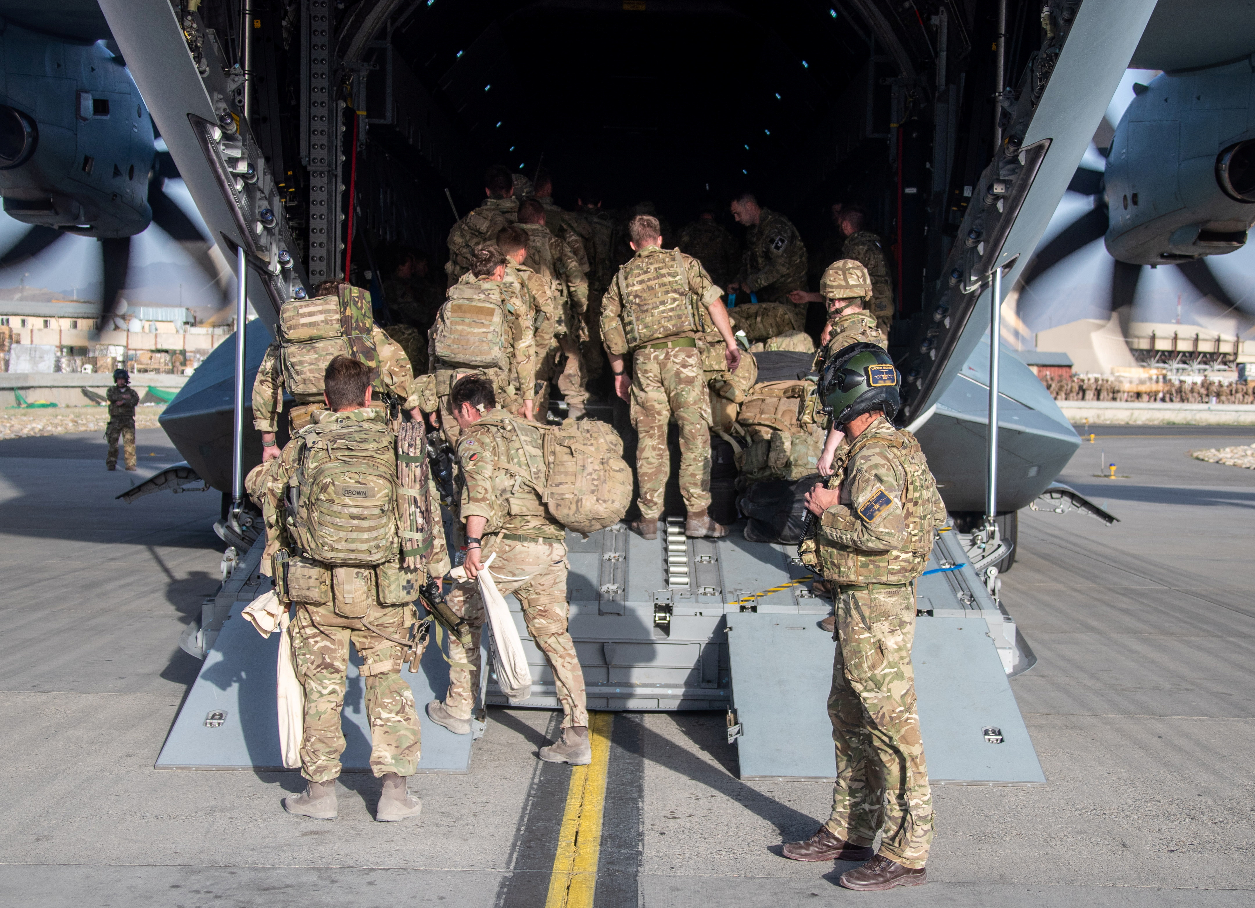 UK military personnel board an A400M aircraft departing Kabul, Afghanistan August 28, 2021.   Jonathan Gifford/UK MOD Crown copyright 2021/Handout via REUTERS 