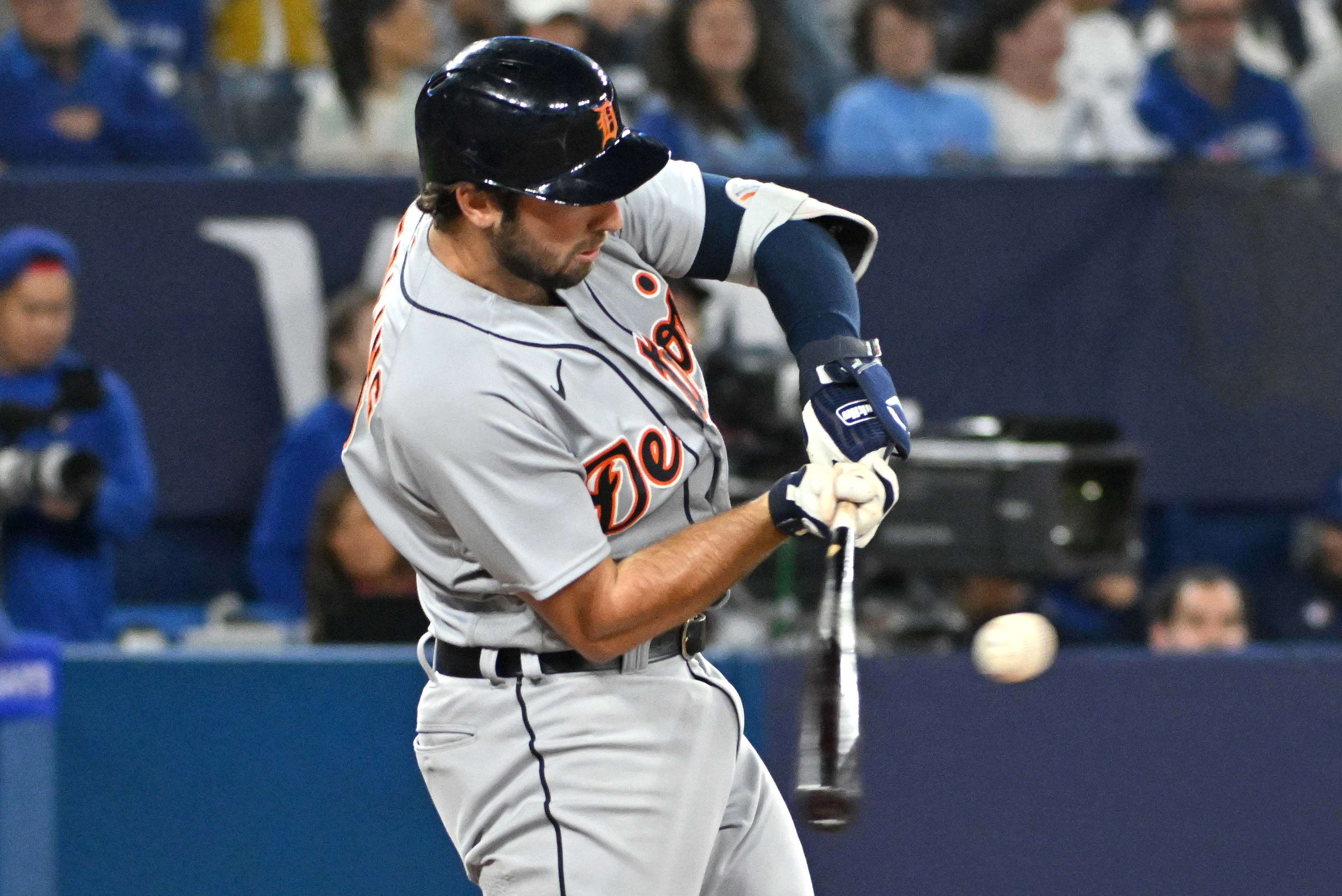 TORONTO, ON - APRIL 12: Toronto Blue Jays Right field George Springer (4)  runs the bases during the MLB baseball regular season game between the  Detroit Tigers and the Toronto Blue Jays