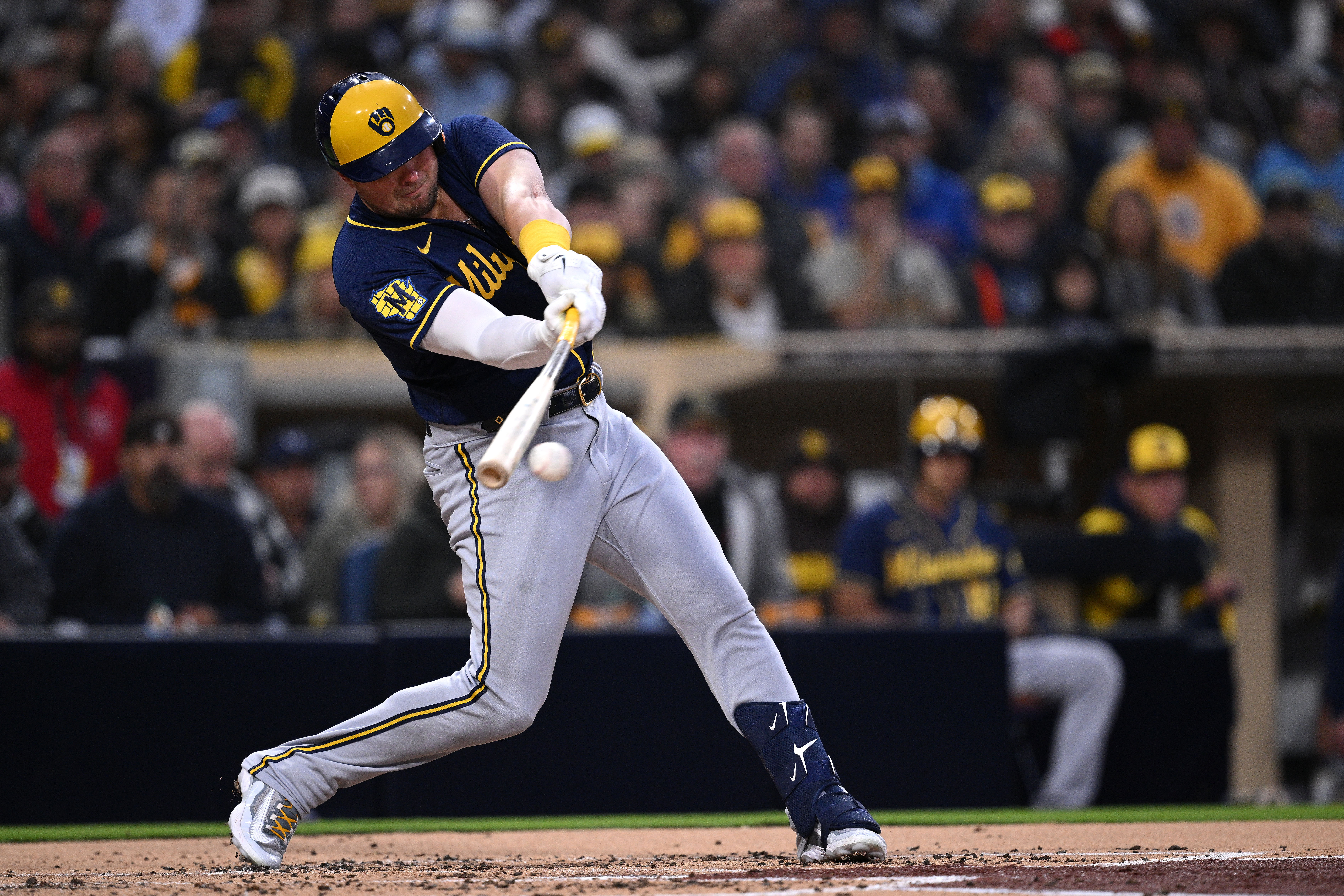 Rowdy Tellez lifts Brewers over Padres in series opener