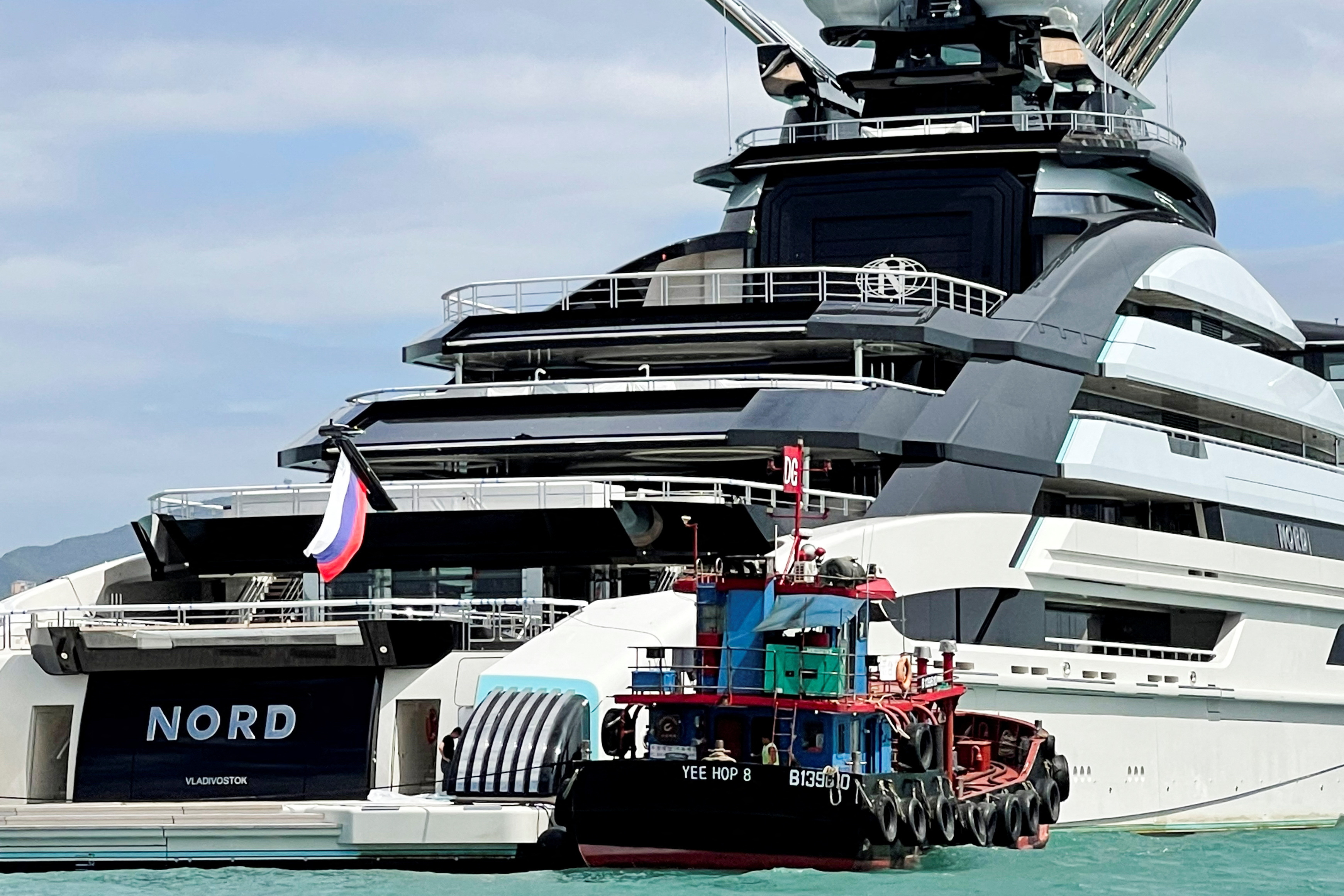 biggest yacht in hong kong