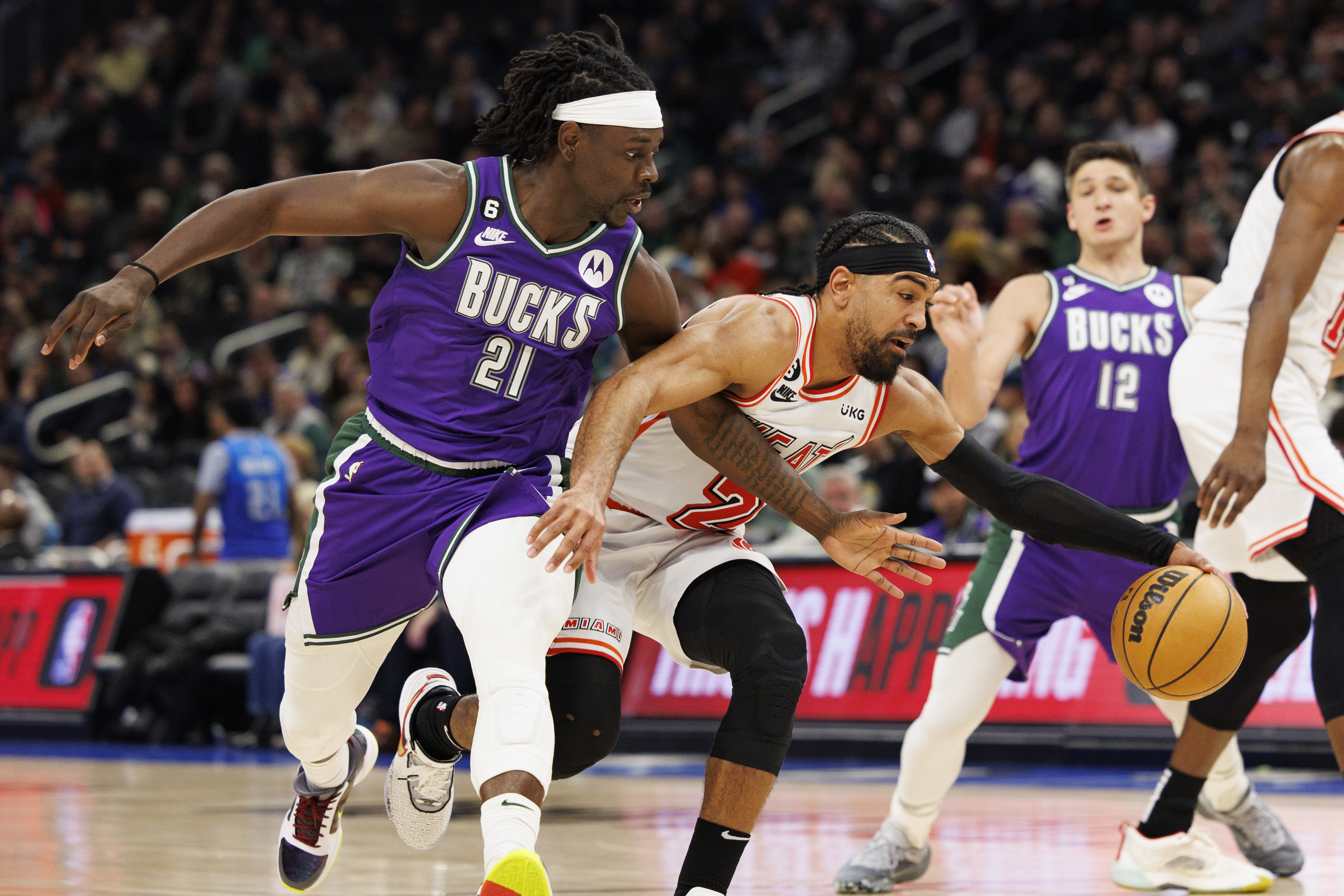 NBA roundup: Kings edge Clippers 176-175 in 2OT