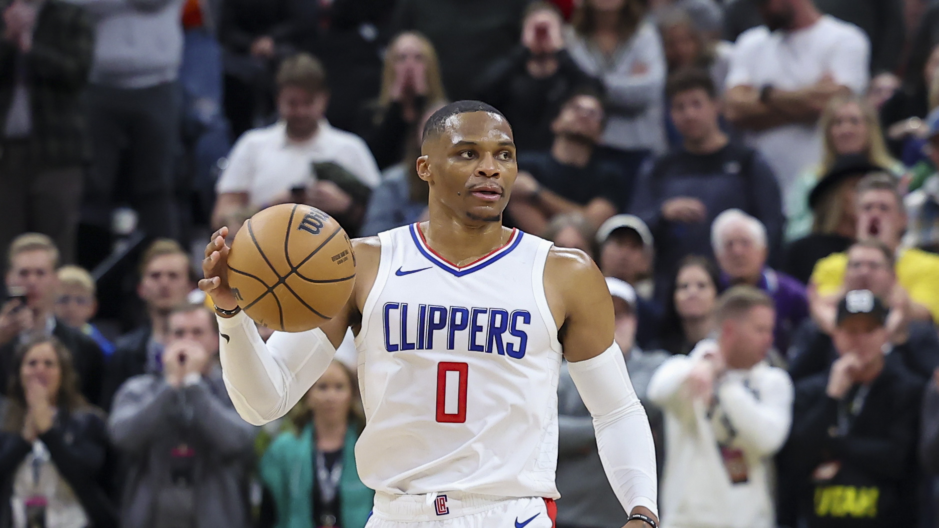 Jordan Clarkson nails late trey to push Jazz past Clippers Reuters