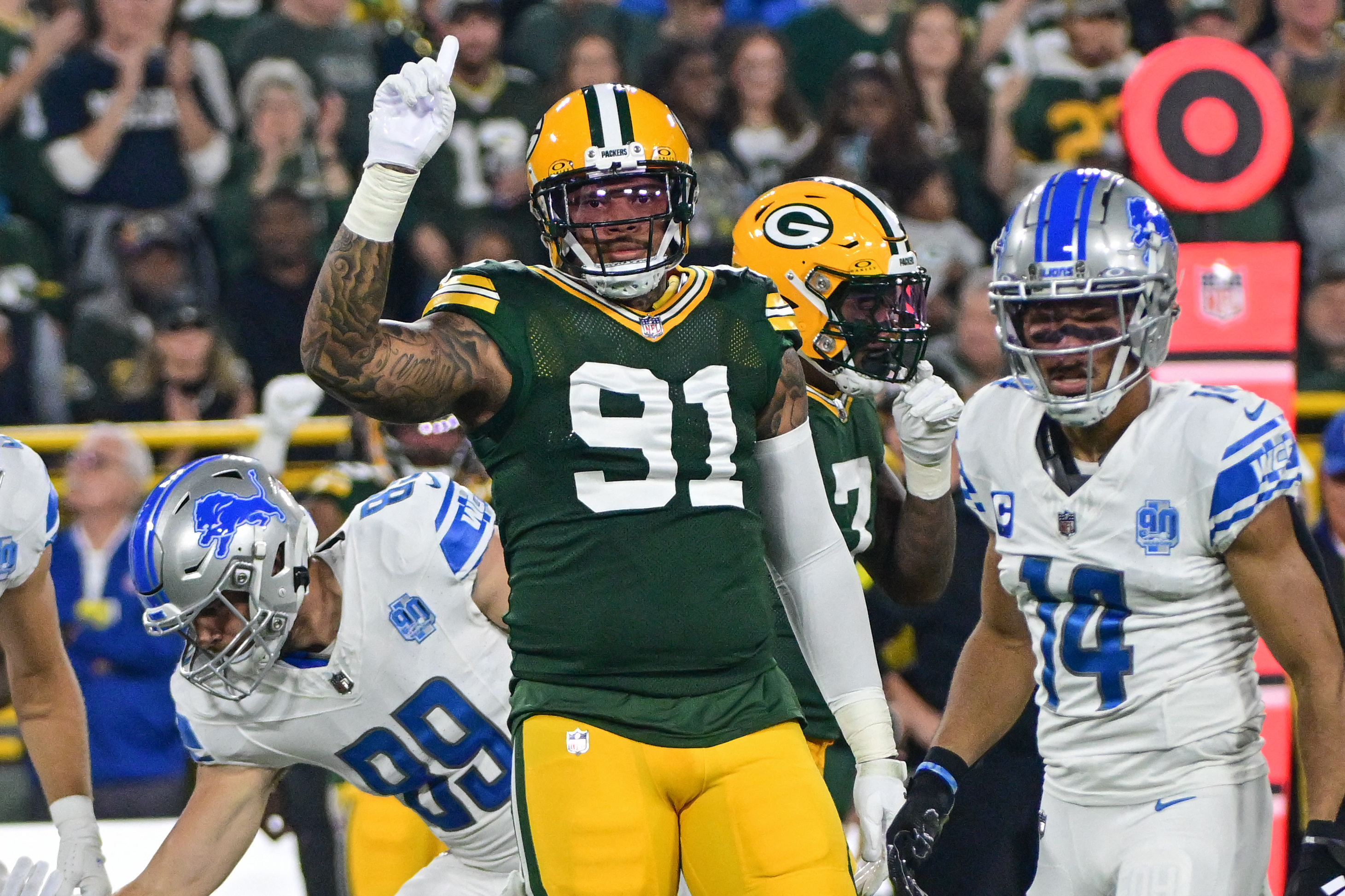 David Montgomery helps Lions top Packers, move into first in NFC