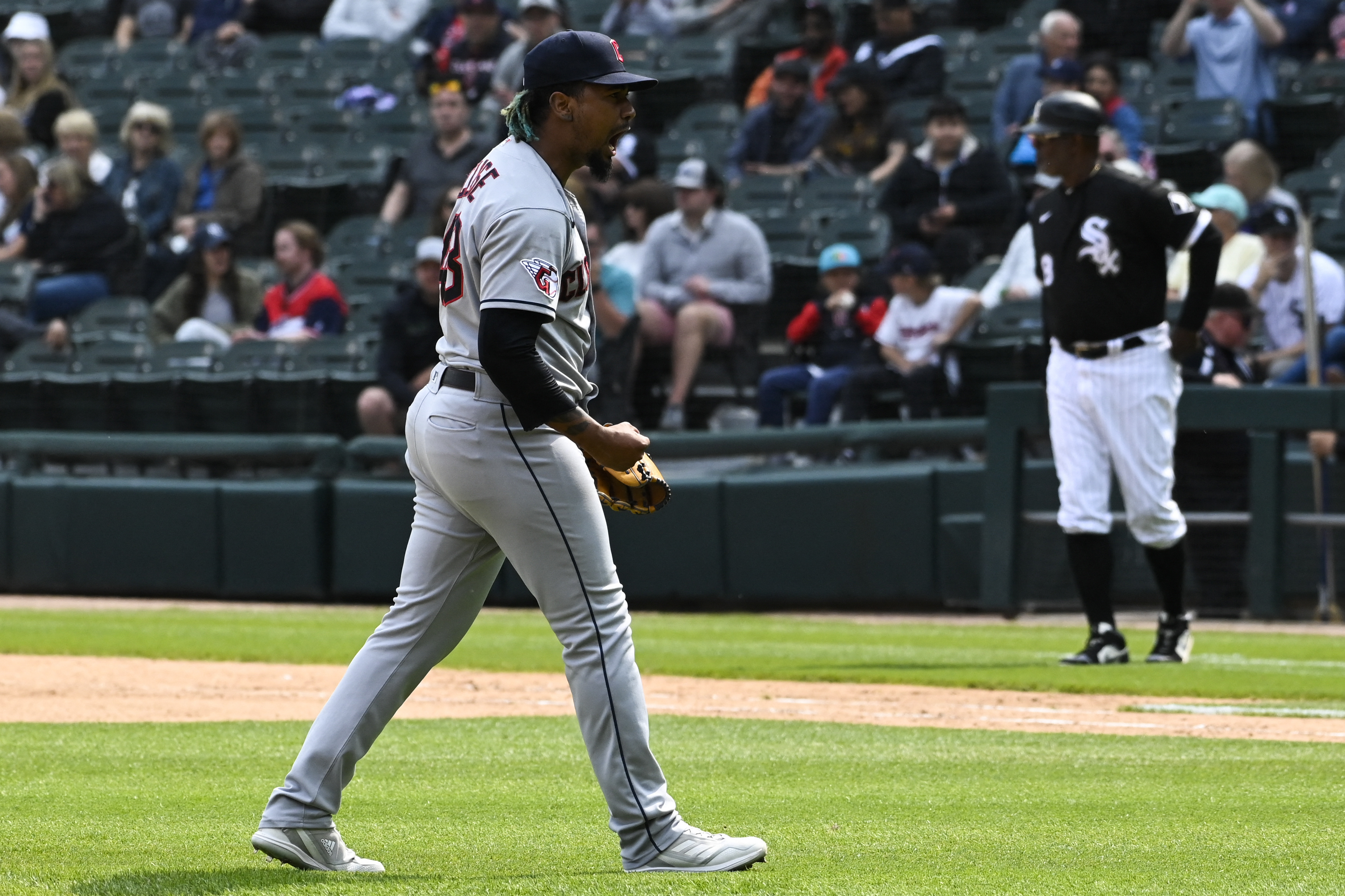 Guardians clip White Sox 3-1 to avoid sweep