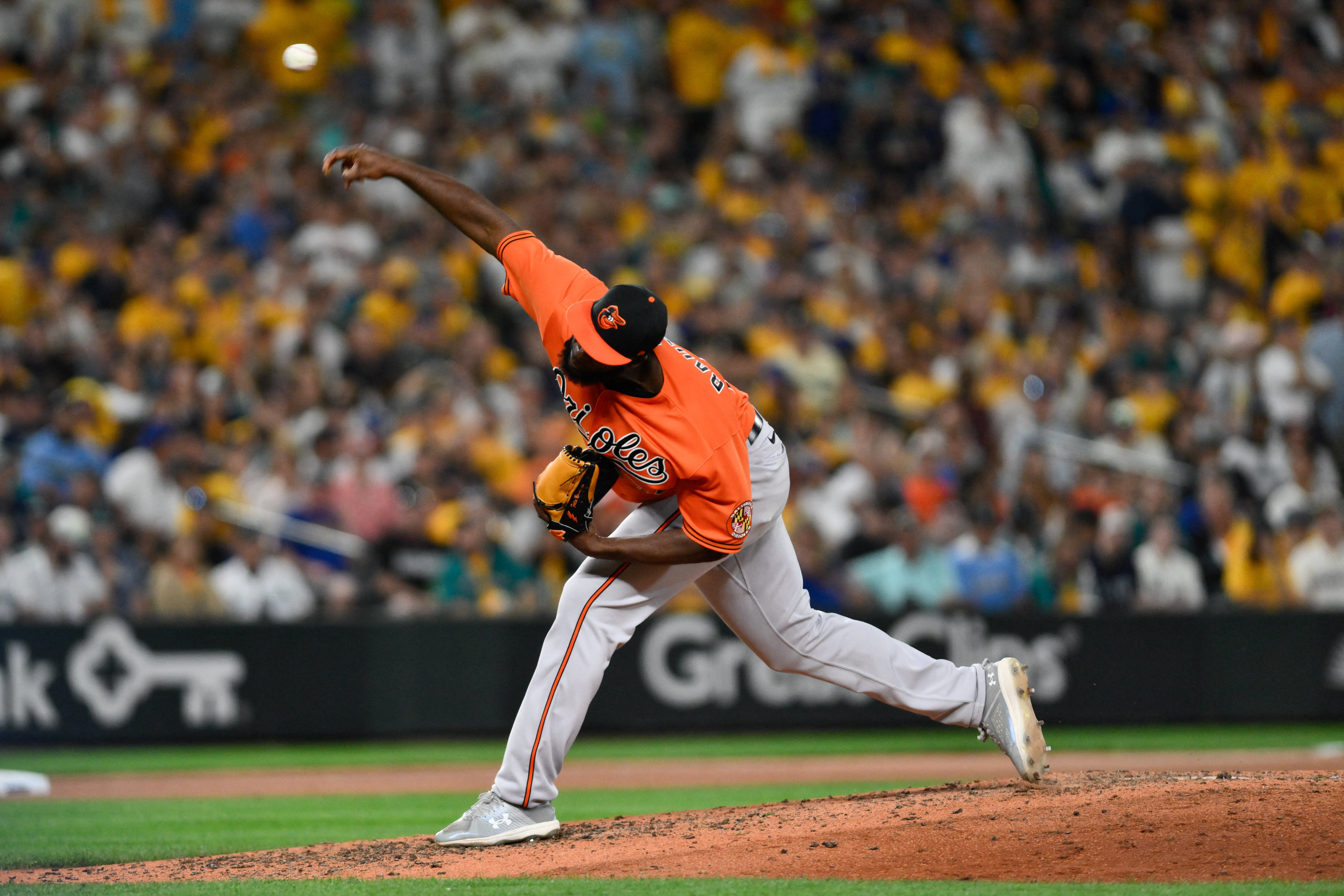 Mountcastle's hit in the 10th gives Orioles a 1-0 win over Mariners, snaps  Seattle's win streak - ABC News