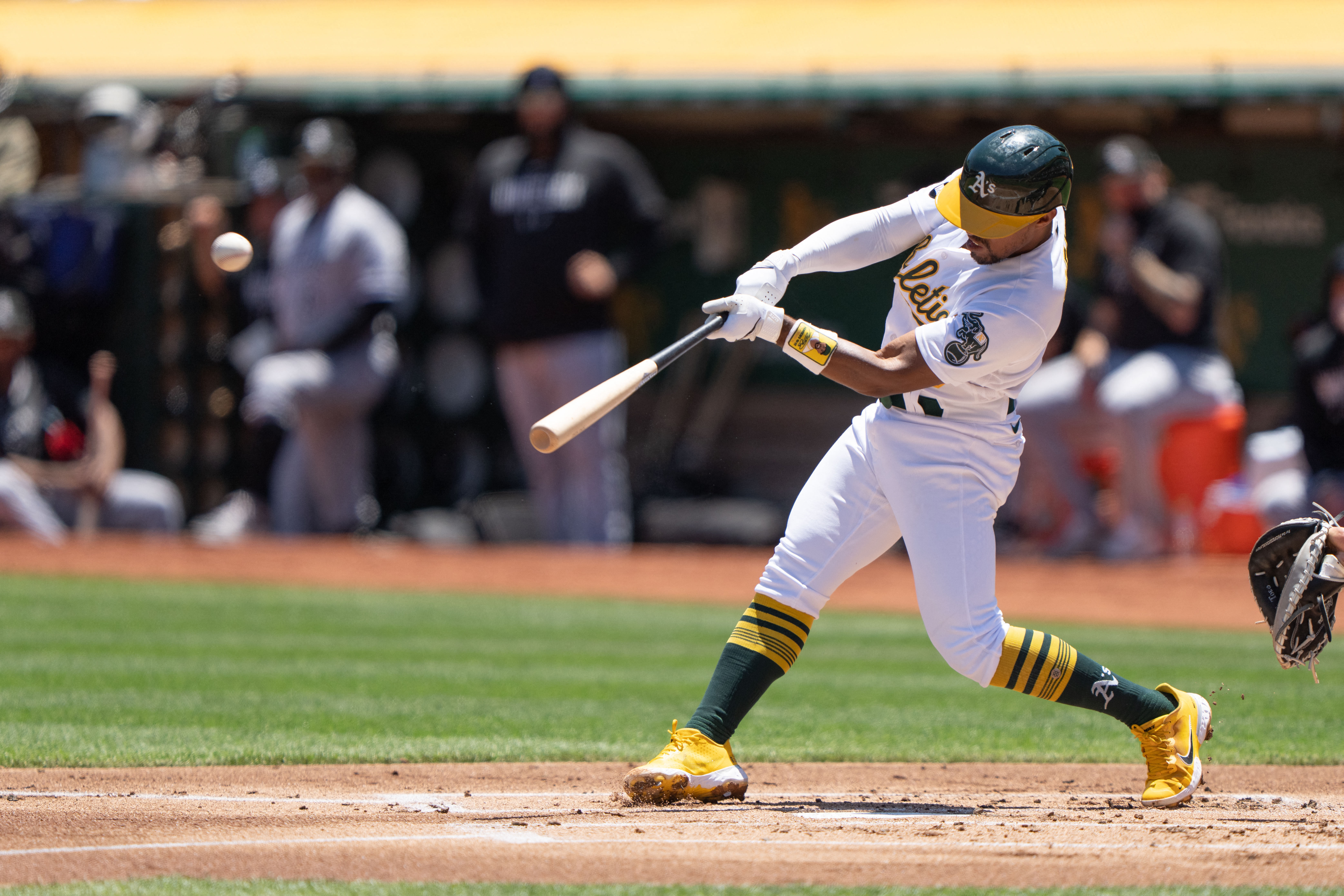 Andrus' 10th-inning error gives A's 7-6 win over White Sox - CBS Chicago