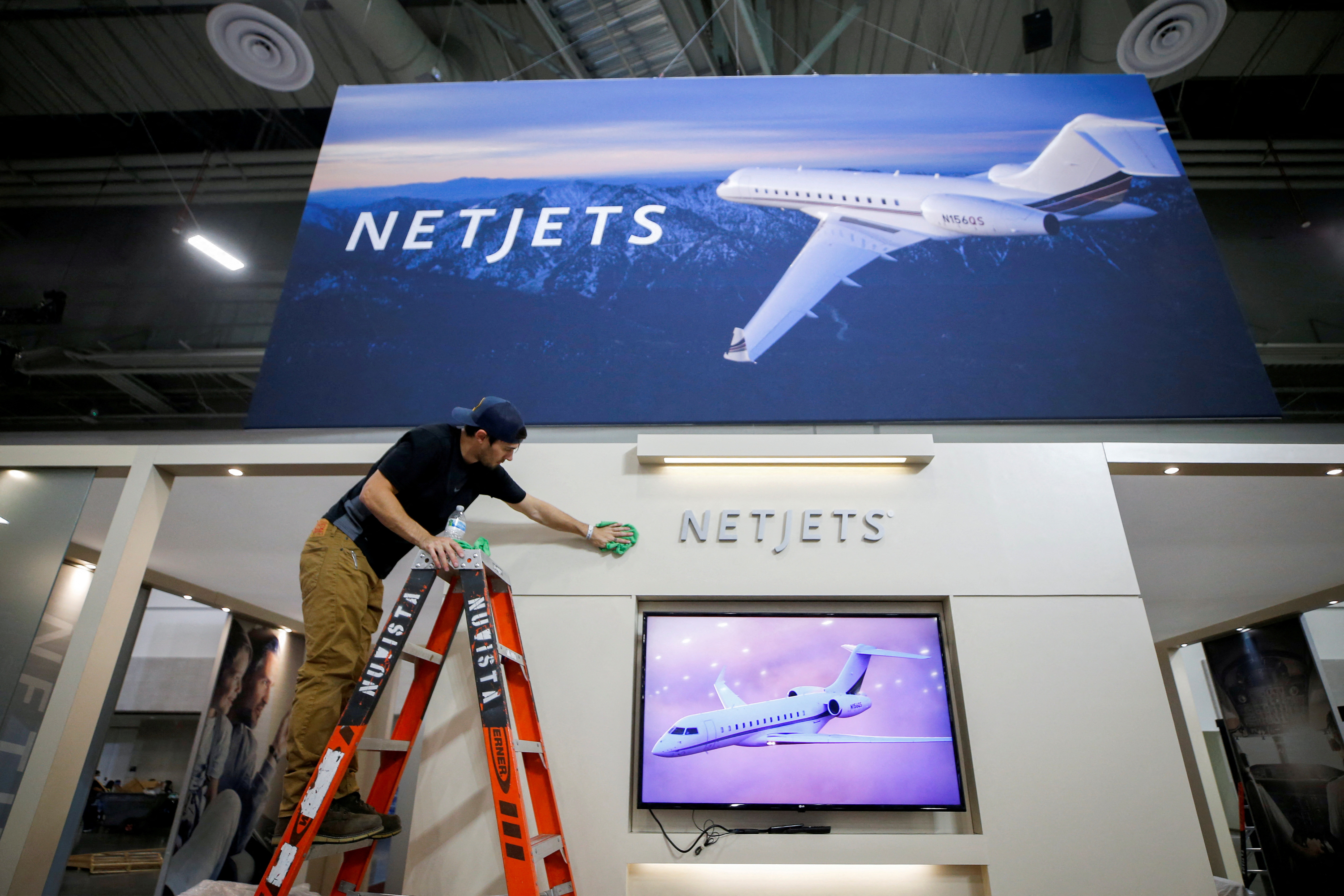 Companies prepare for World's largest air show for business jets in Las Vegas