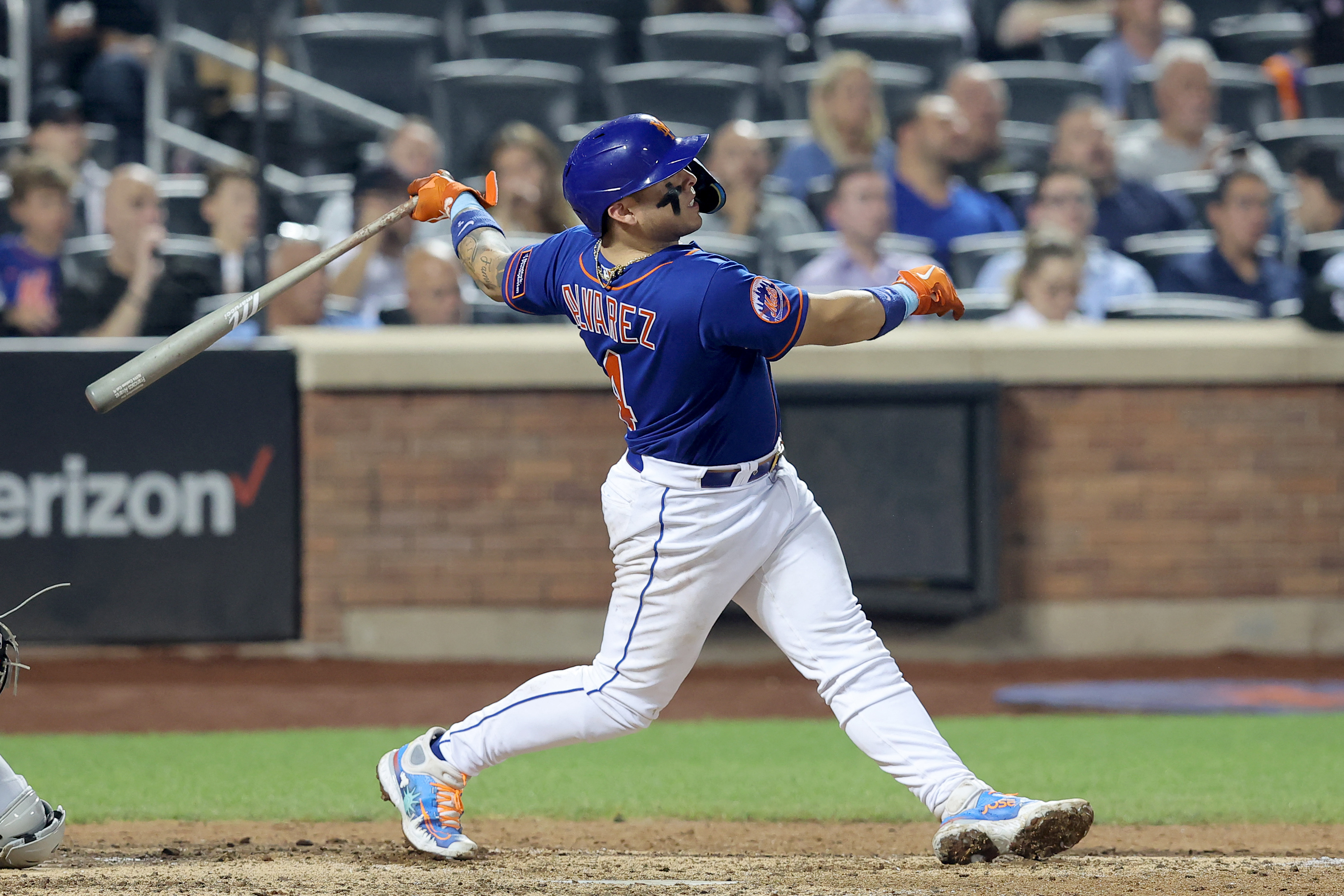 Francisco Alvarez (2 HRs), Mets just get by White Sox