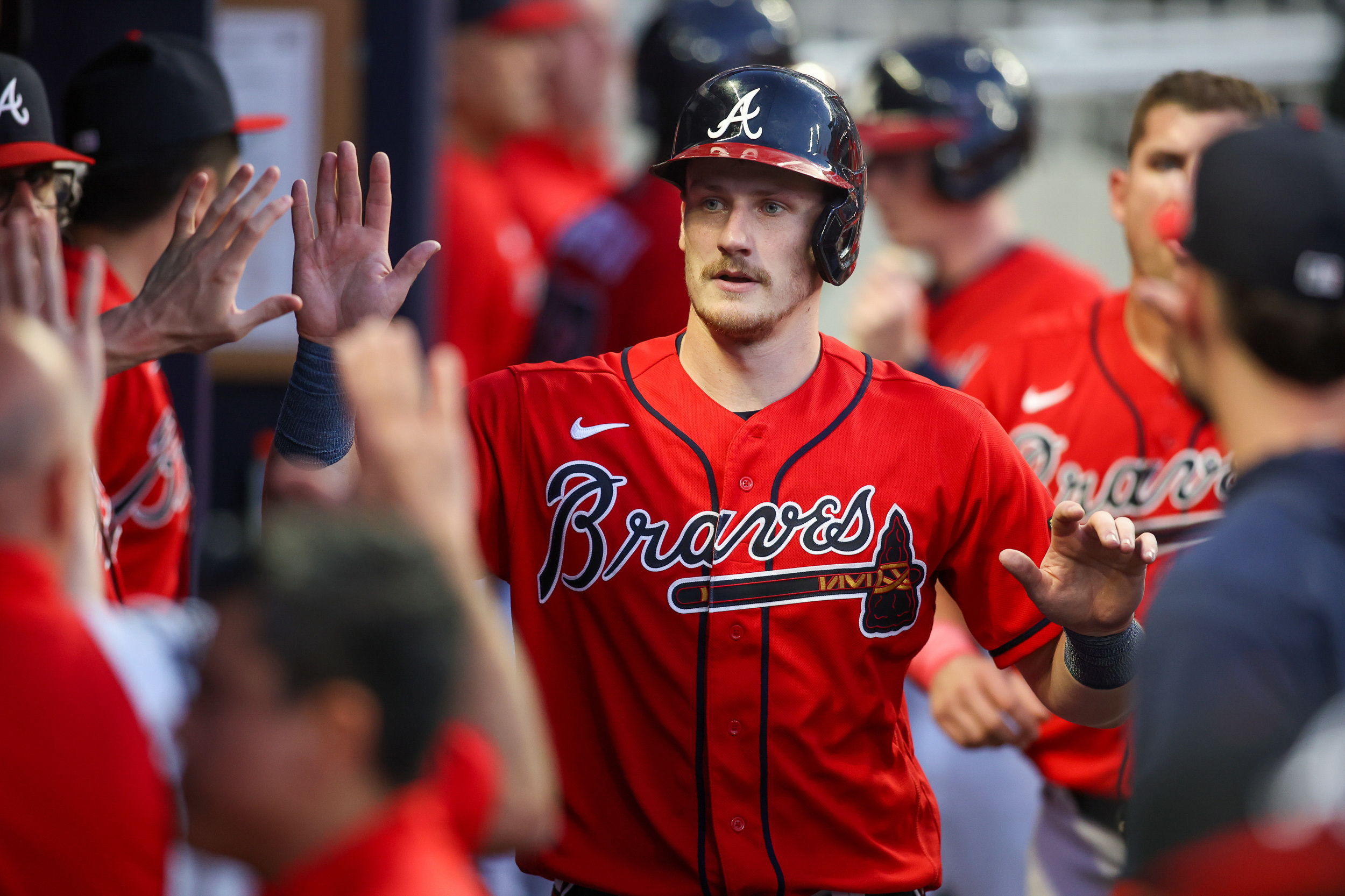 Braves sock six homers, rout Marlins for 6th straight win