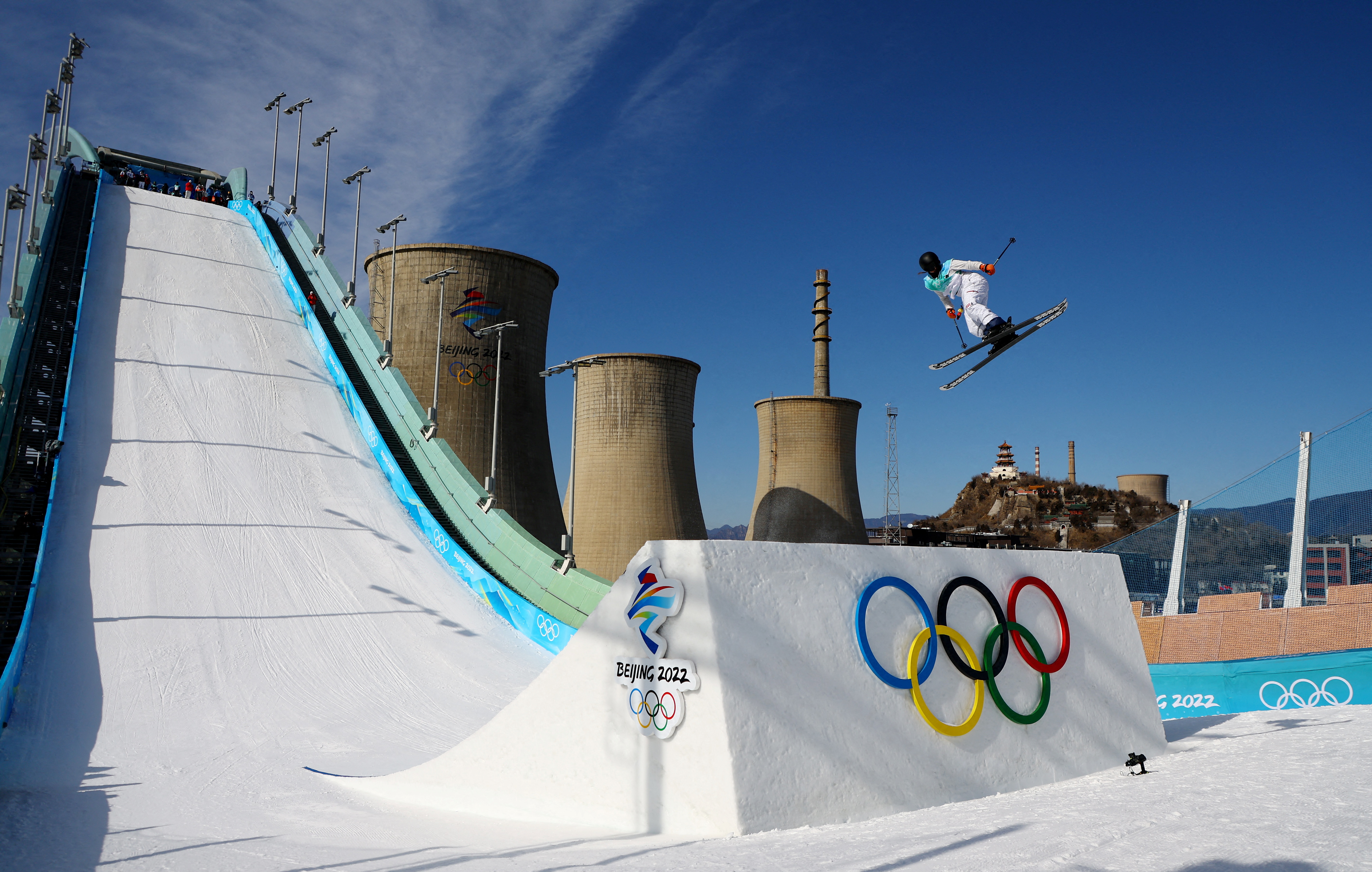 Freestyle Skiing - Official training women and men