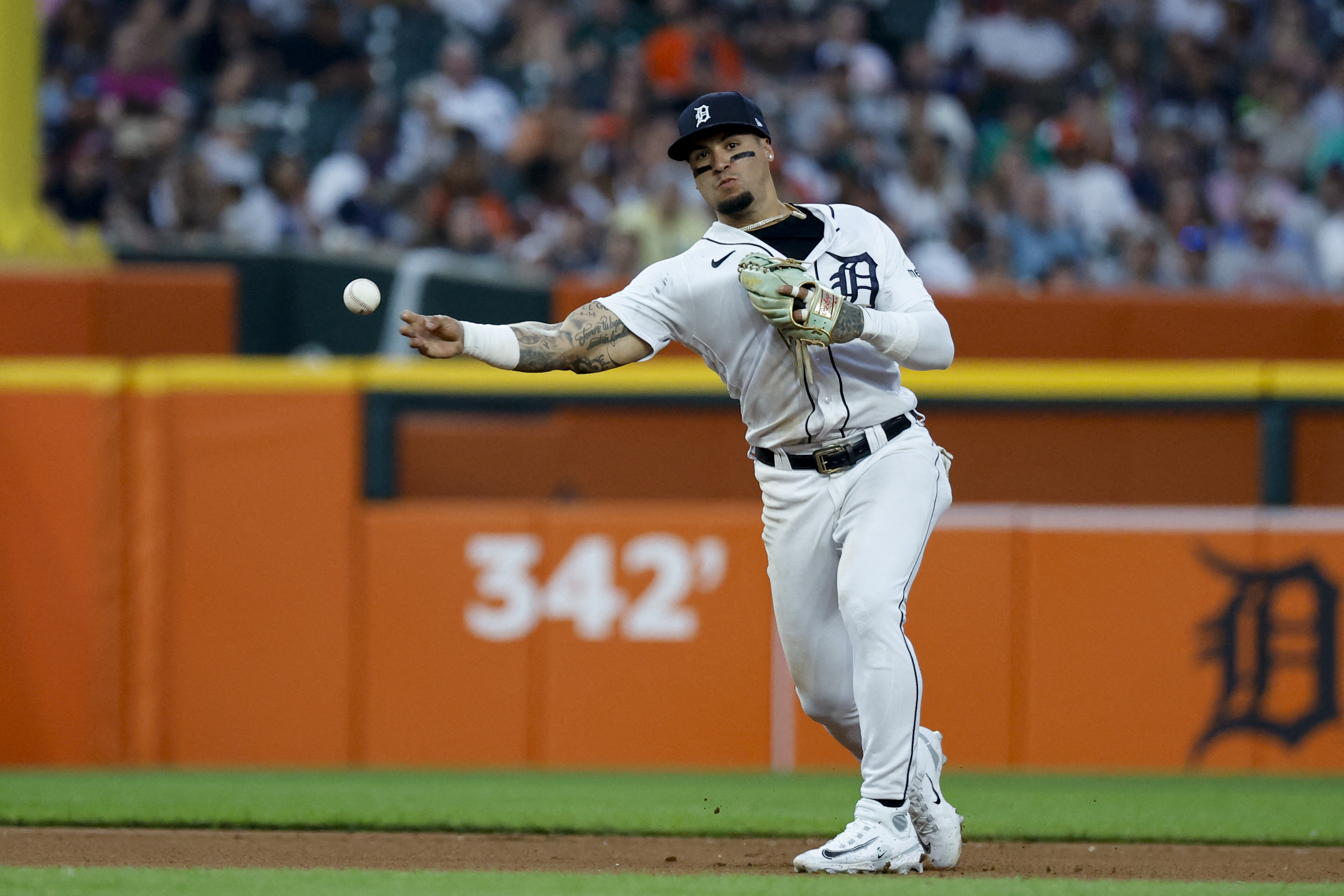 Angels blow late lead before beating Tigers in 10th