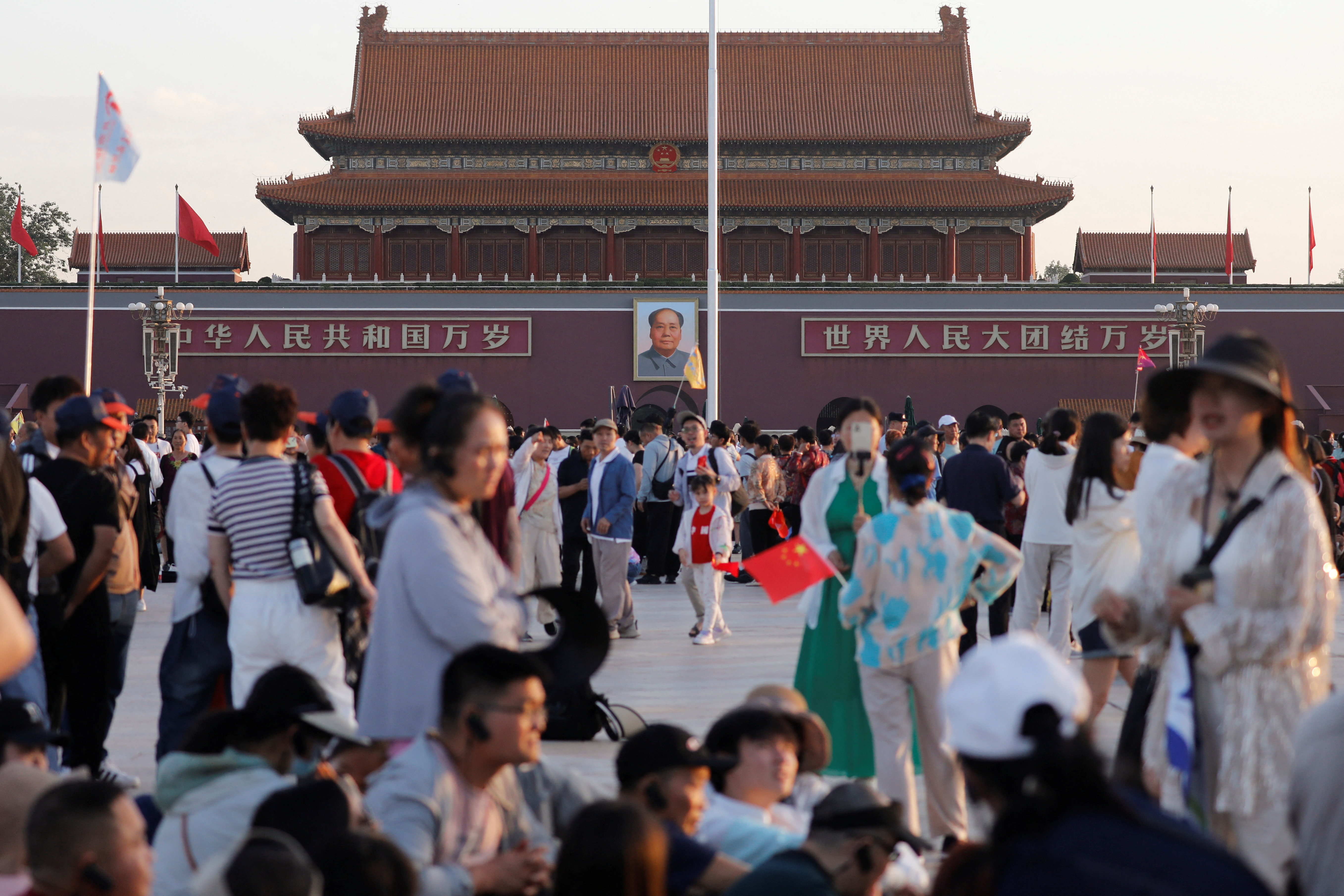 中国、消費押し上げへ財政支出加速 年金増額や消費財買い替え