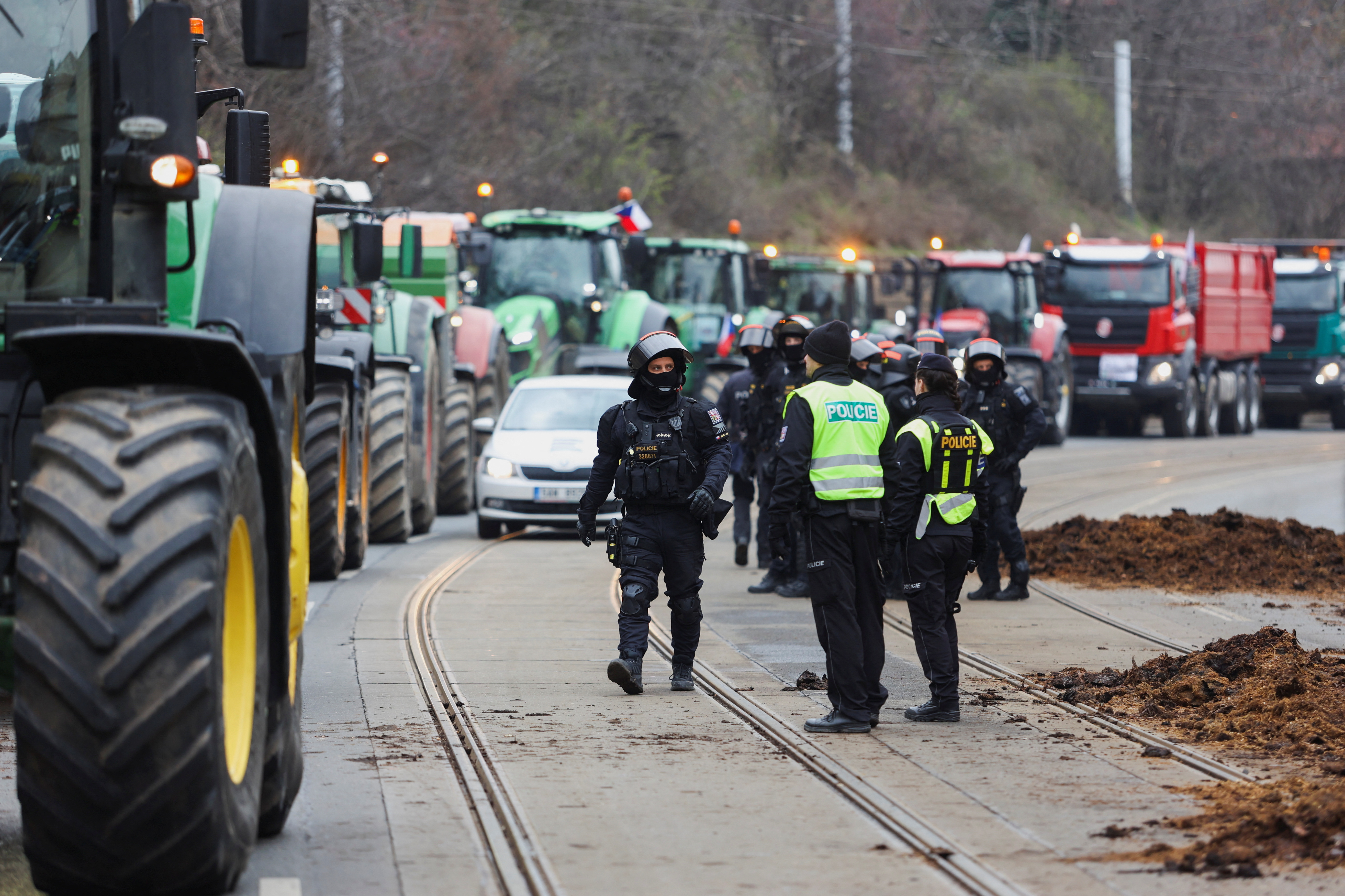 Czech farmers dump manure on Prague streets in renewed protests | Reuters