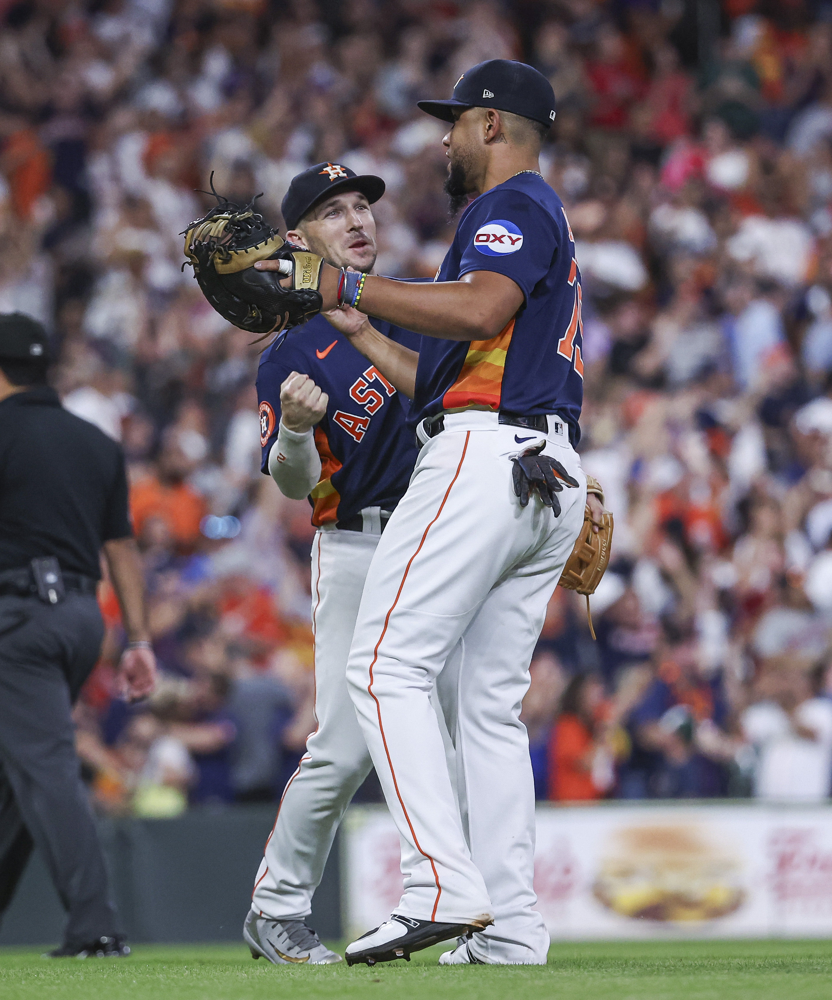 Martin Maldonado's late heroics help Astros edge Mariners