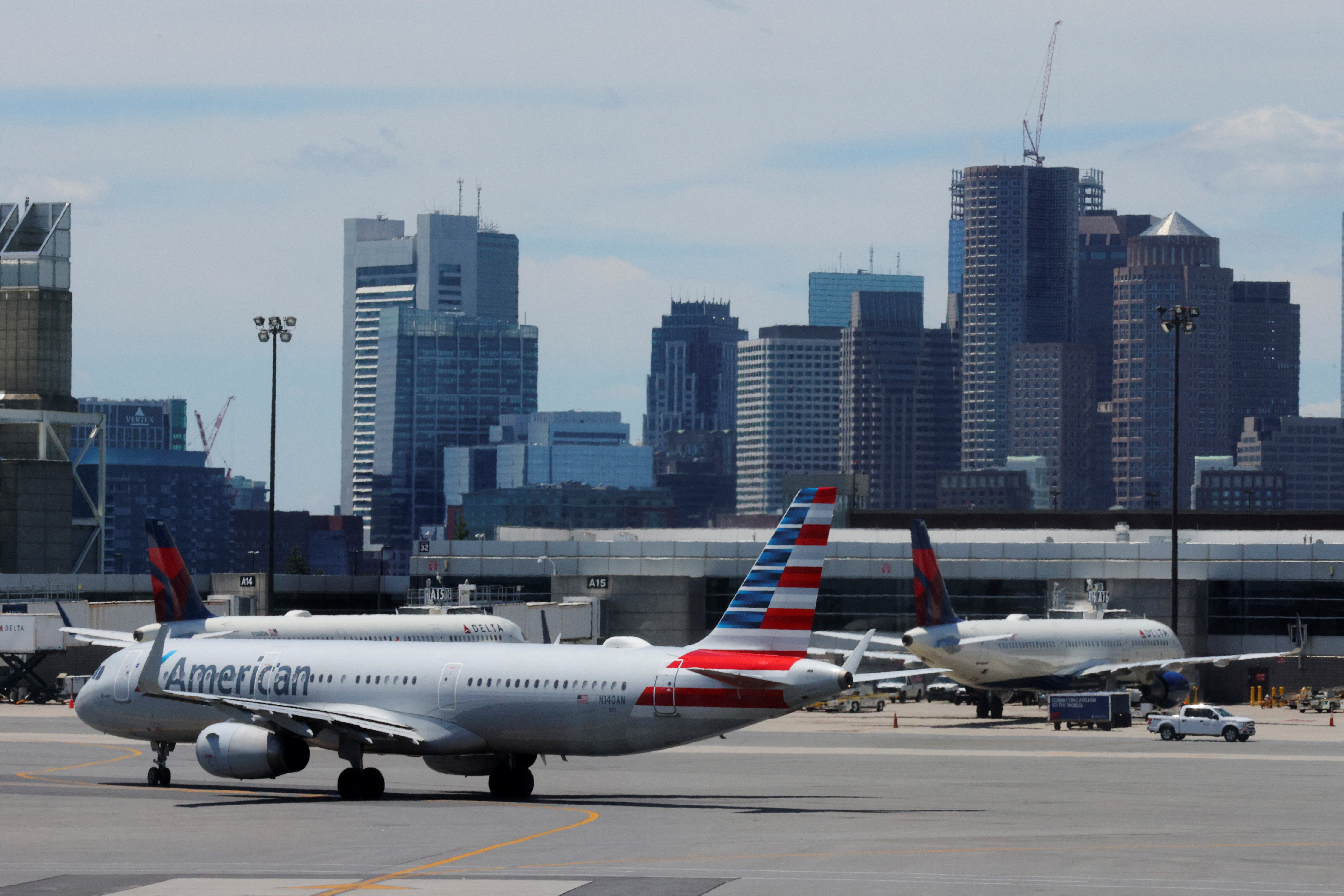 American Airlines pilots recommend you fly Delta or United