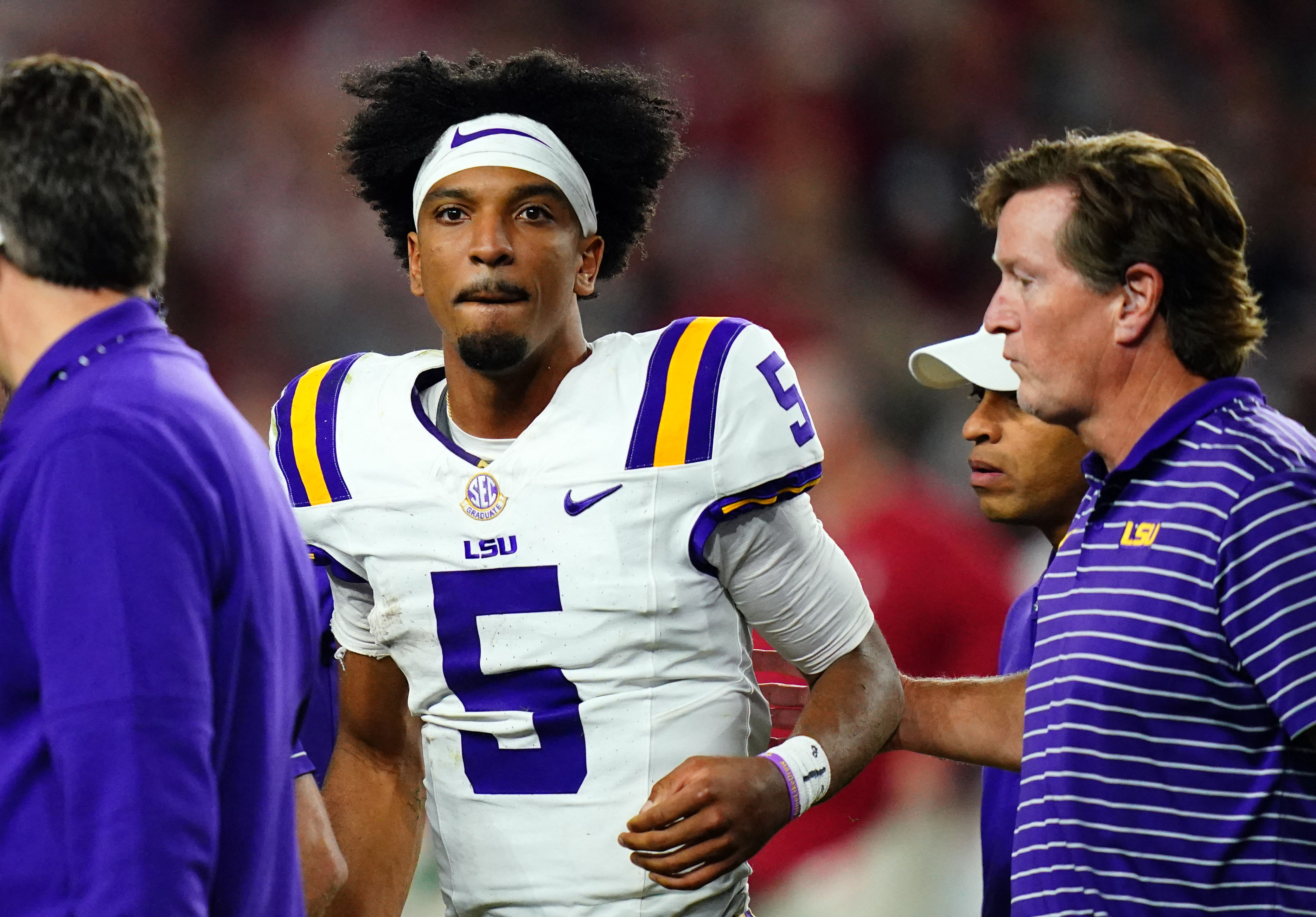 Report: Jayden Daniels will only throw at LSU's pro day | Reuters