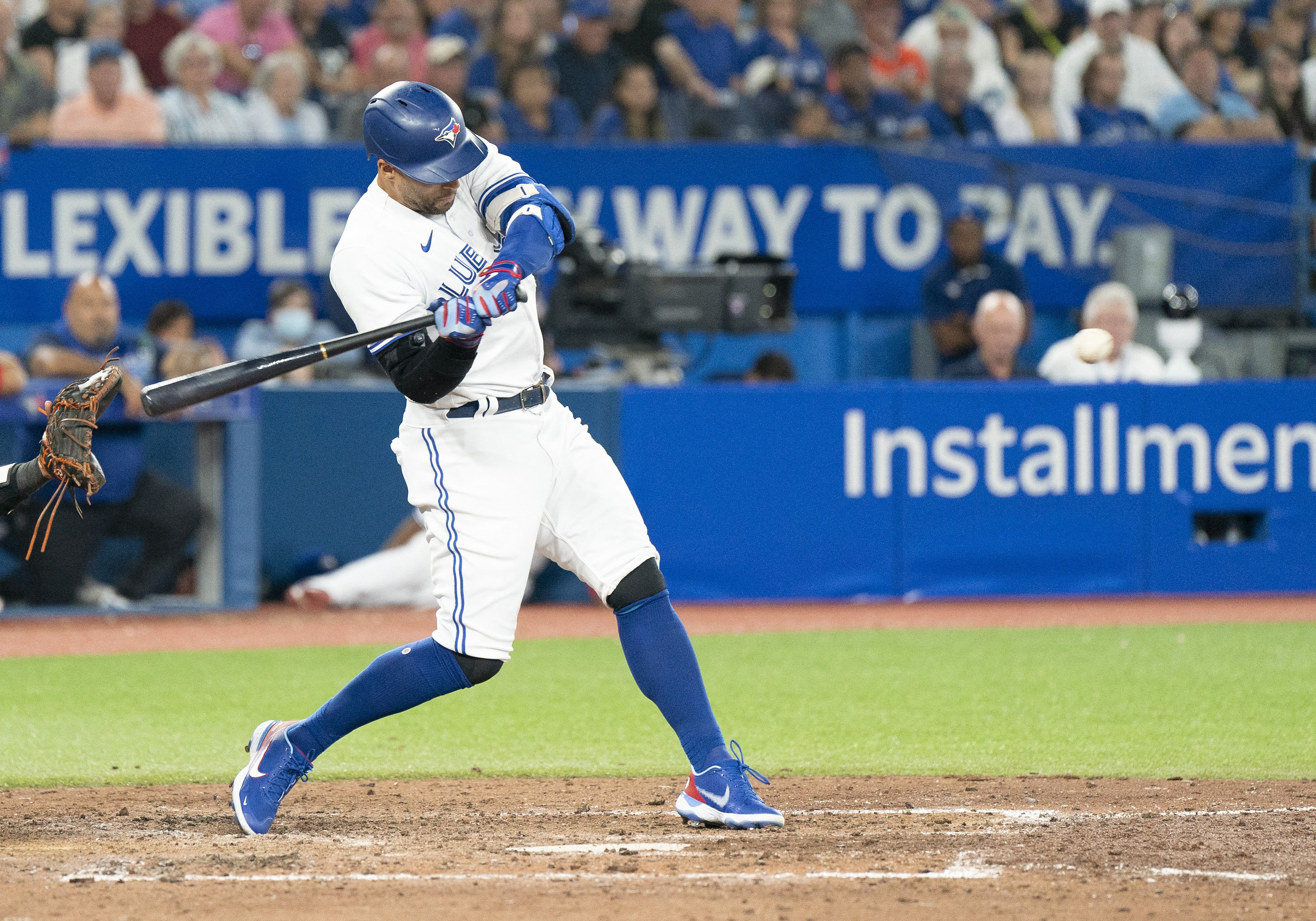 Donaldson homers twice as Blue Jays top Yankees