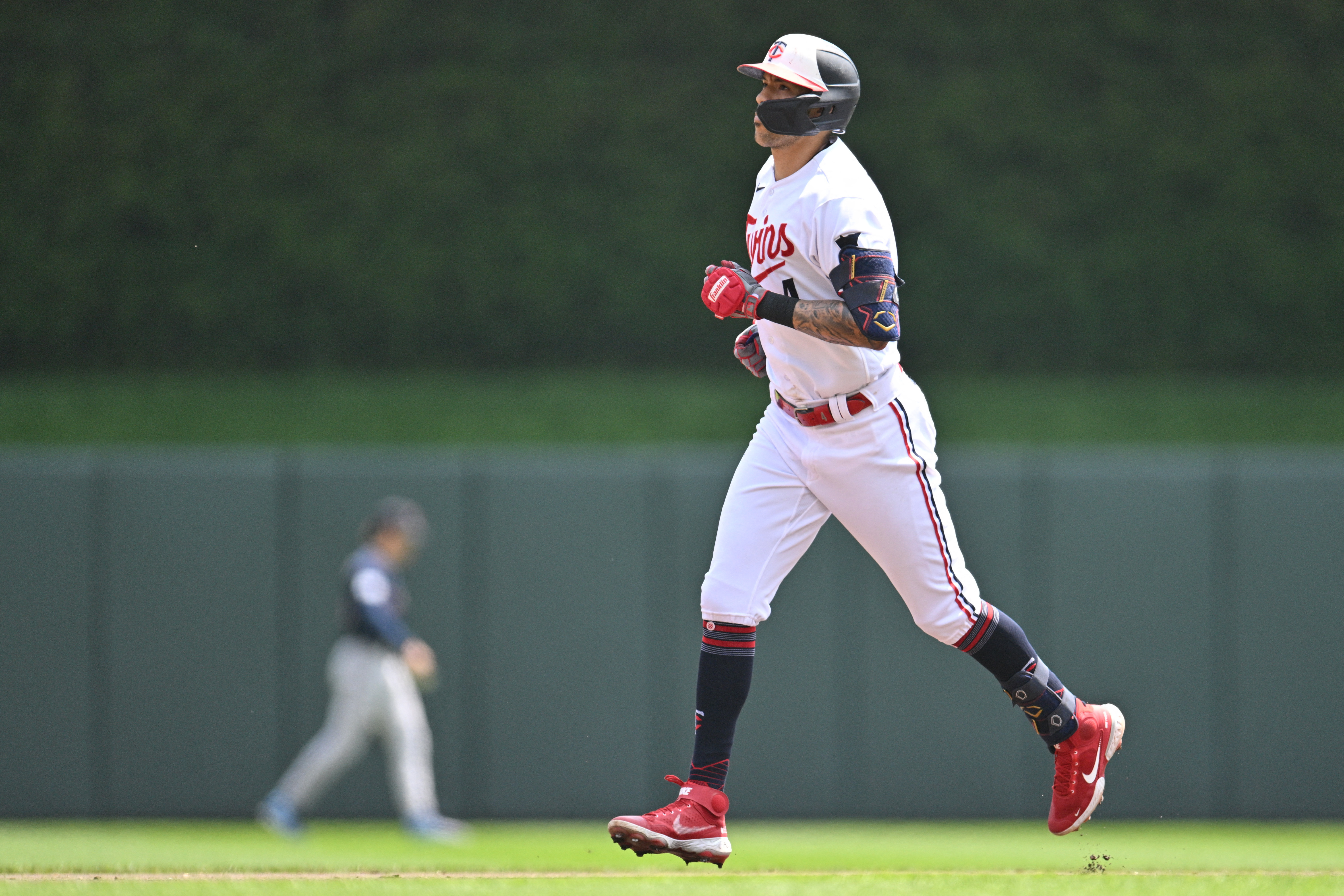 Twins ride Joe Ryan CG, Byron Buxton bombs past Red Sox