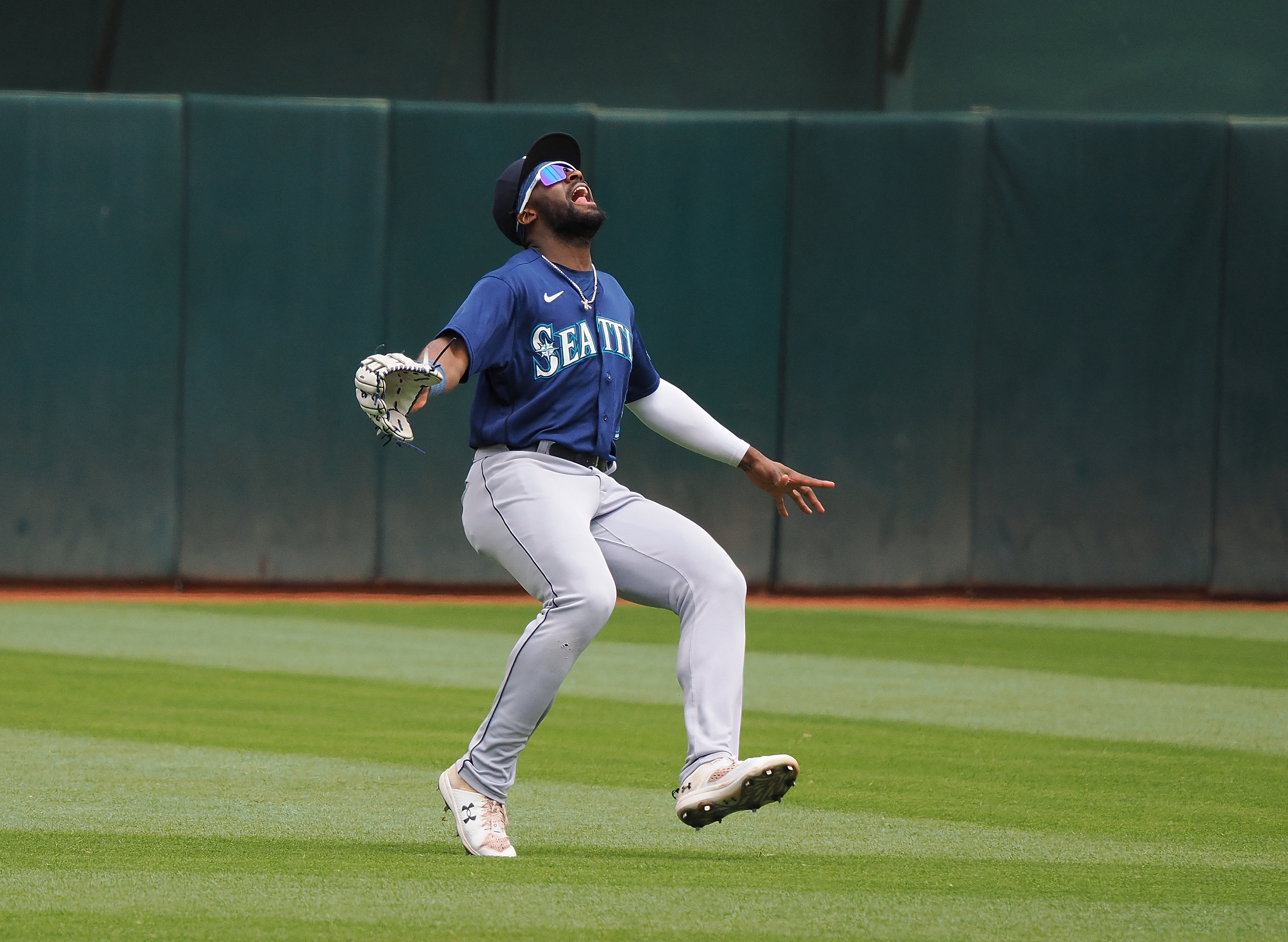 Raleigh completes Mariners' rally with 2nd homer of game to avoid Blue  Jays' sweep