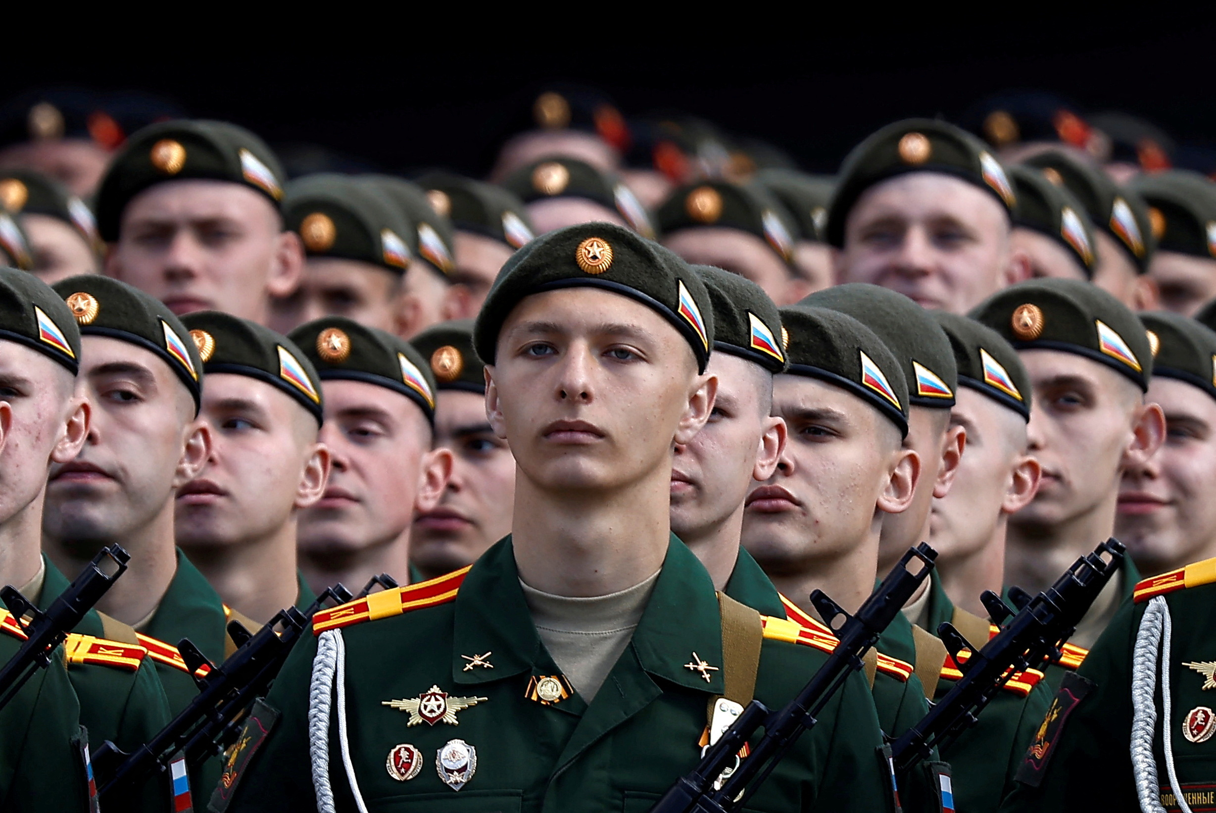 Russia increases maximum size of armed forces by 170,000 servicemen