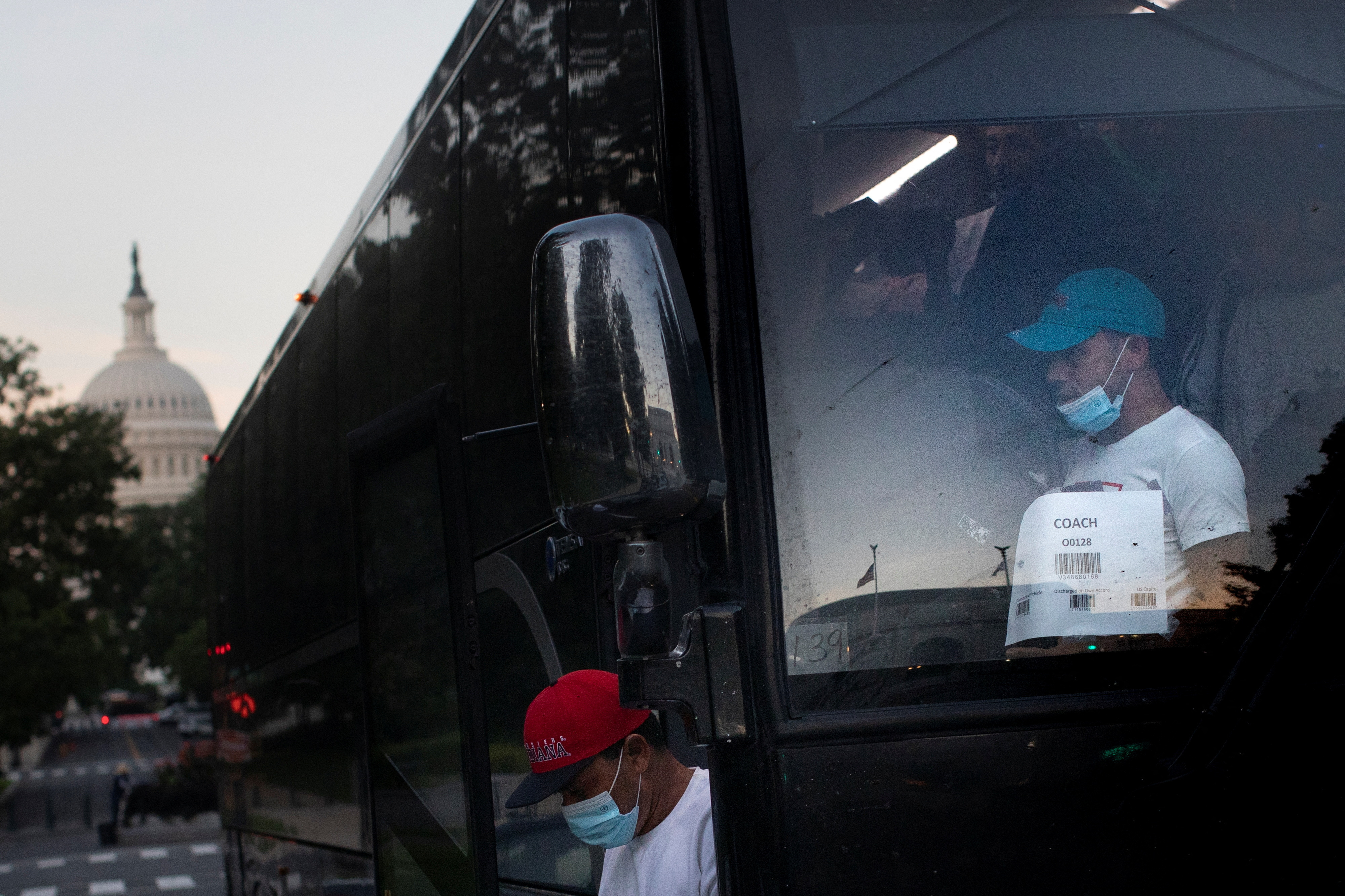 Migrants arrive by bus from Texas in Washington, D.C.
