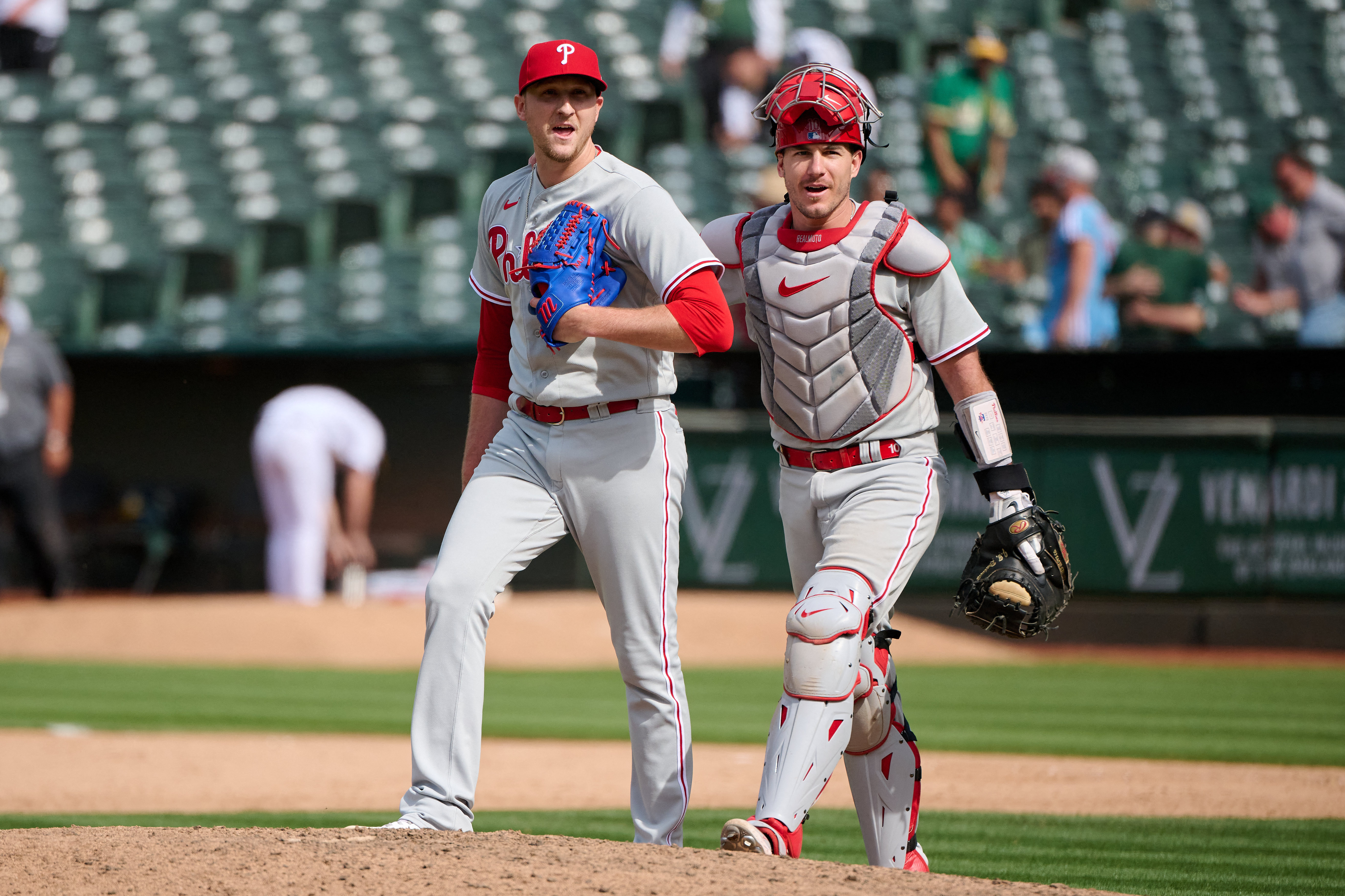 Phillies win another tight contest vs. A's