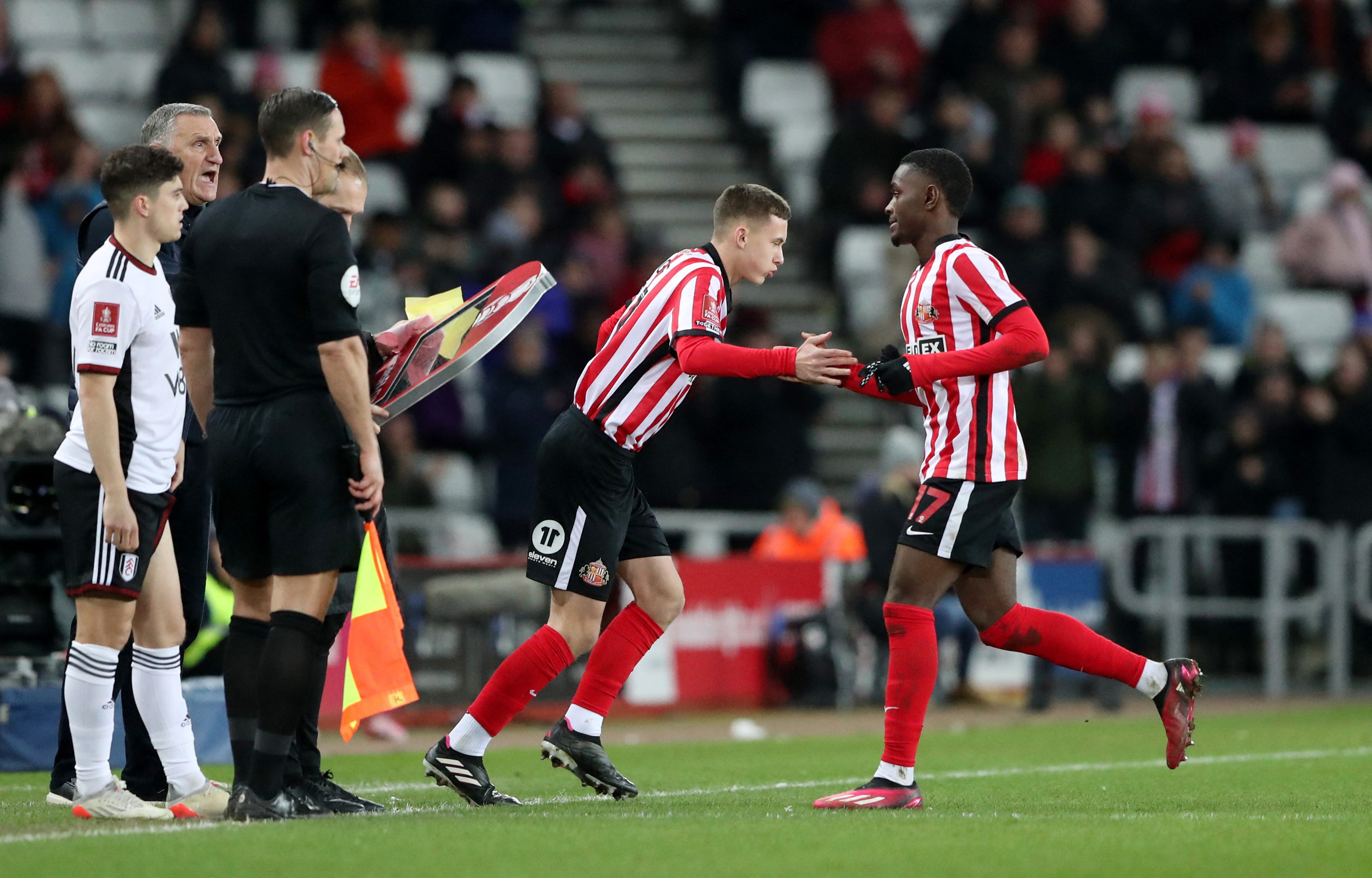 Fulham beat Sunderland in replay to book FA Cup clash with Leeds | Reuters