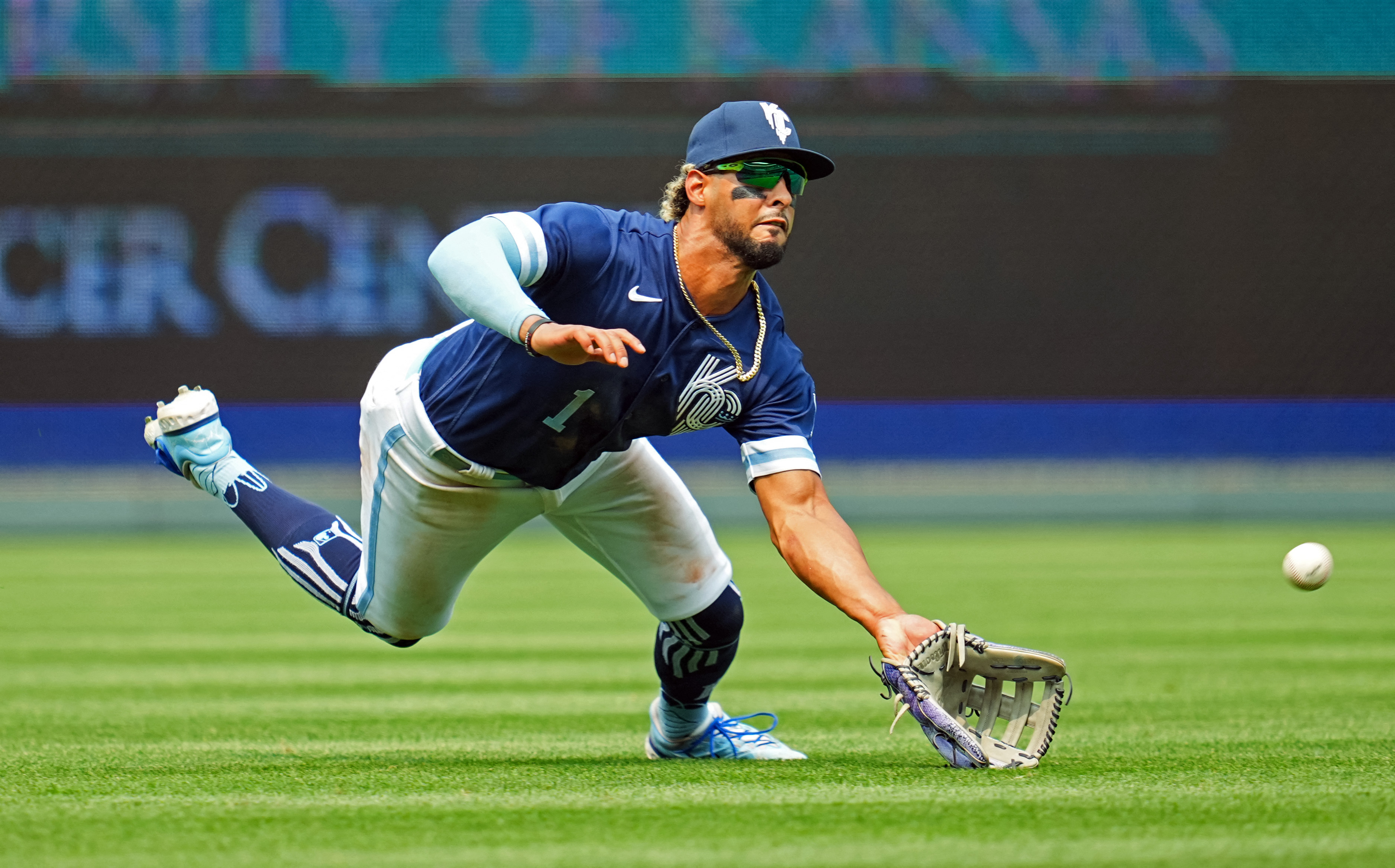 Bobby Witt Jr. has 4 hits, Royals sweep twinbill vs Tigers