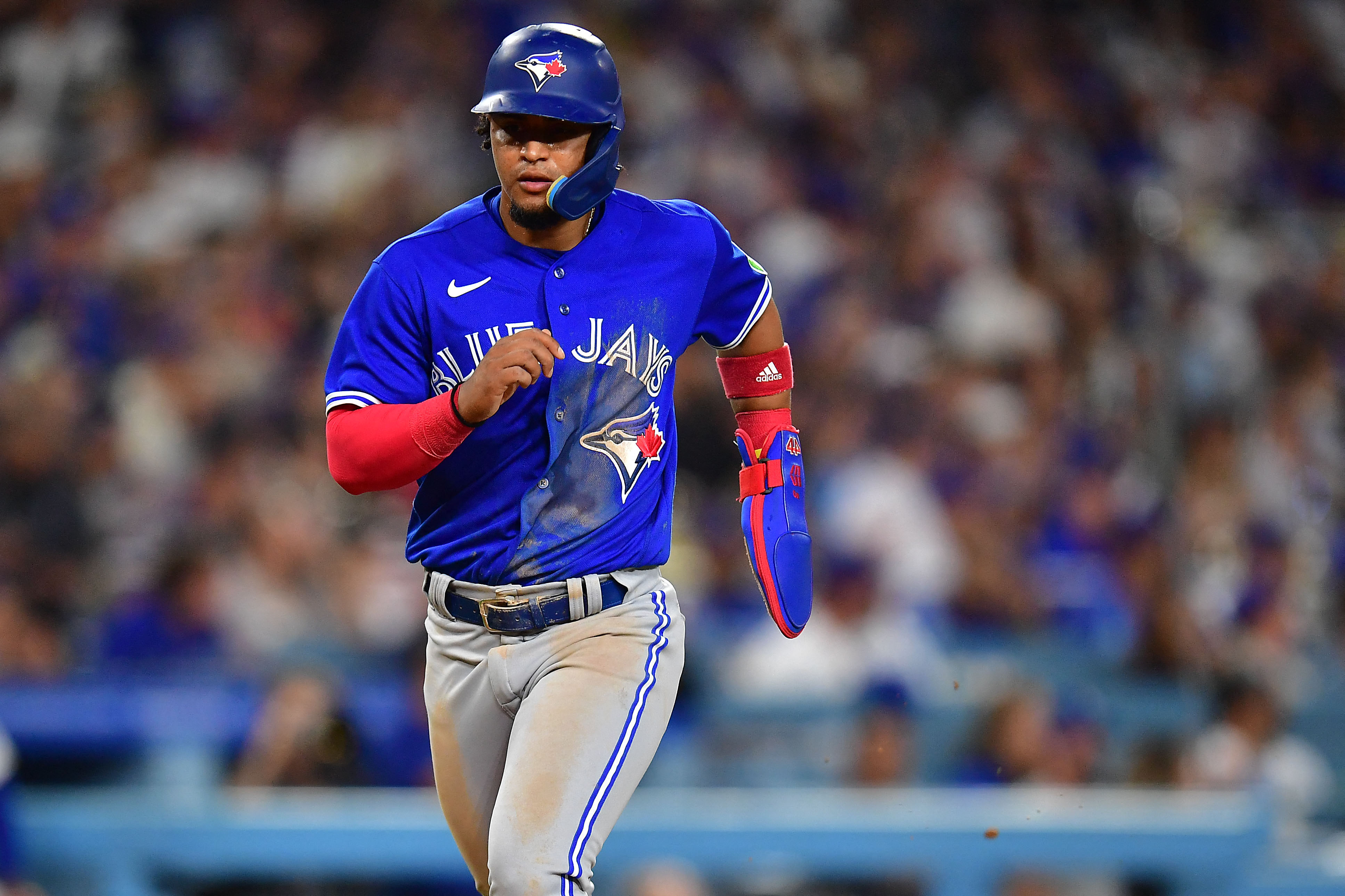 Blue Jays score 3 in 11th to get past Dodgers