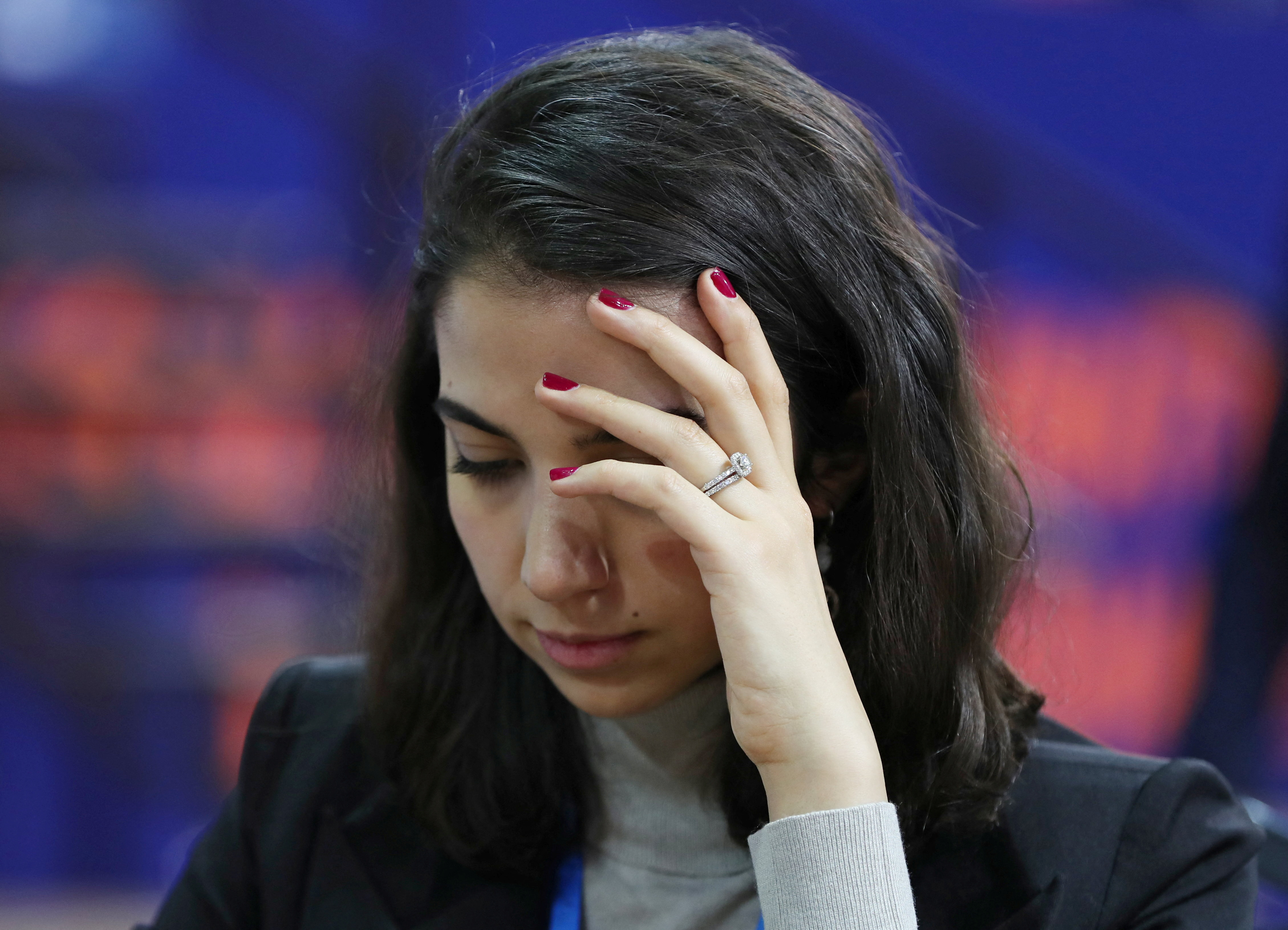 Iranian Woman Competes at Chess Tournament Without Hijab