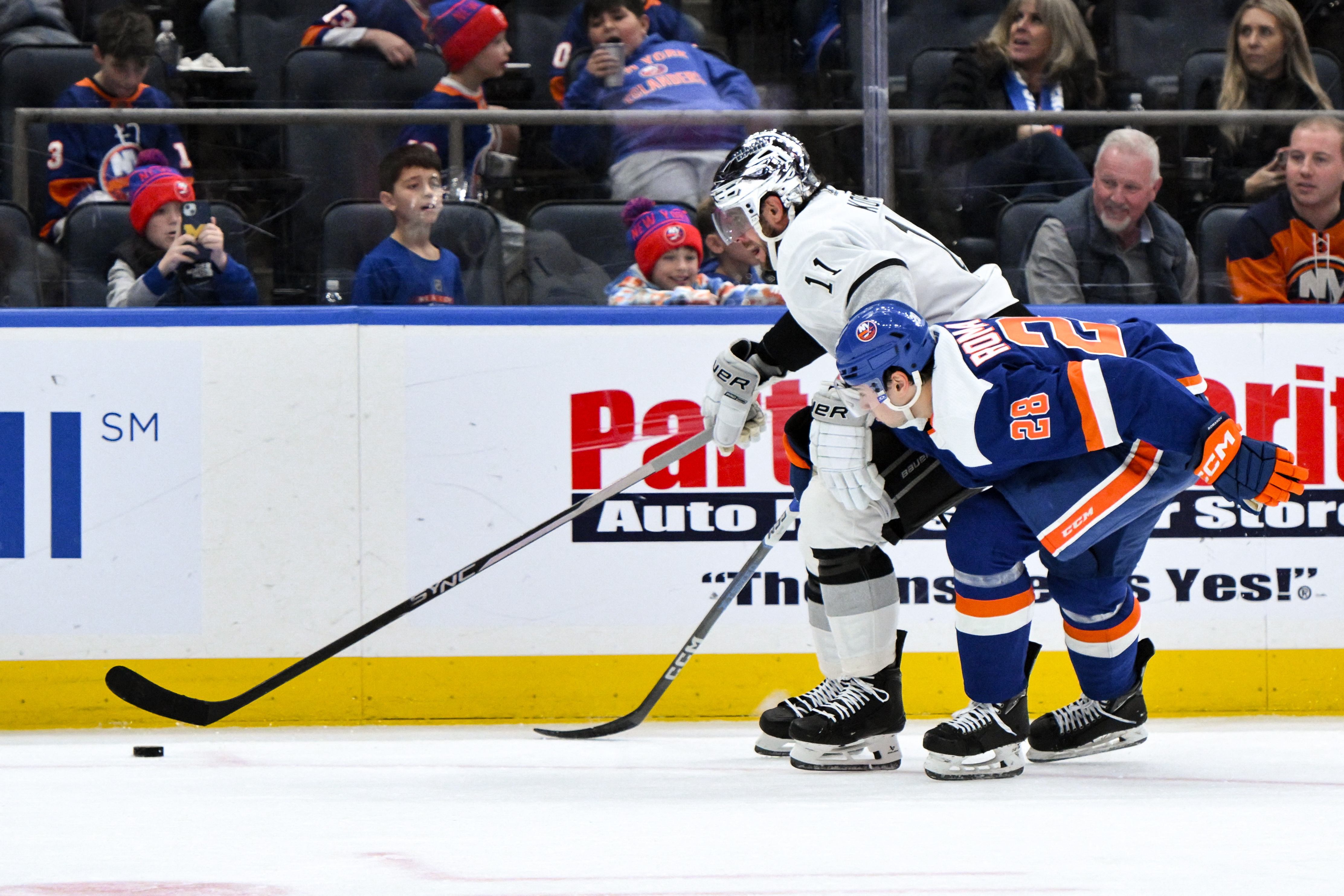 Pageau scores in OT as Islanders rally for 3-2 win and hand Kings