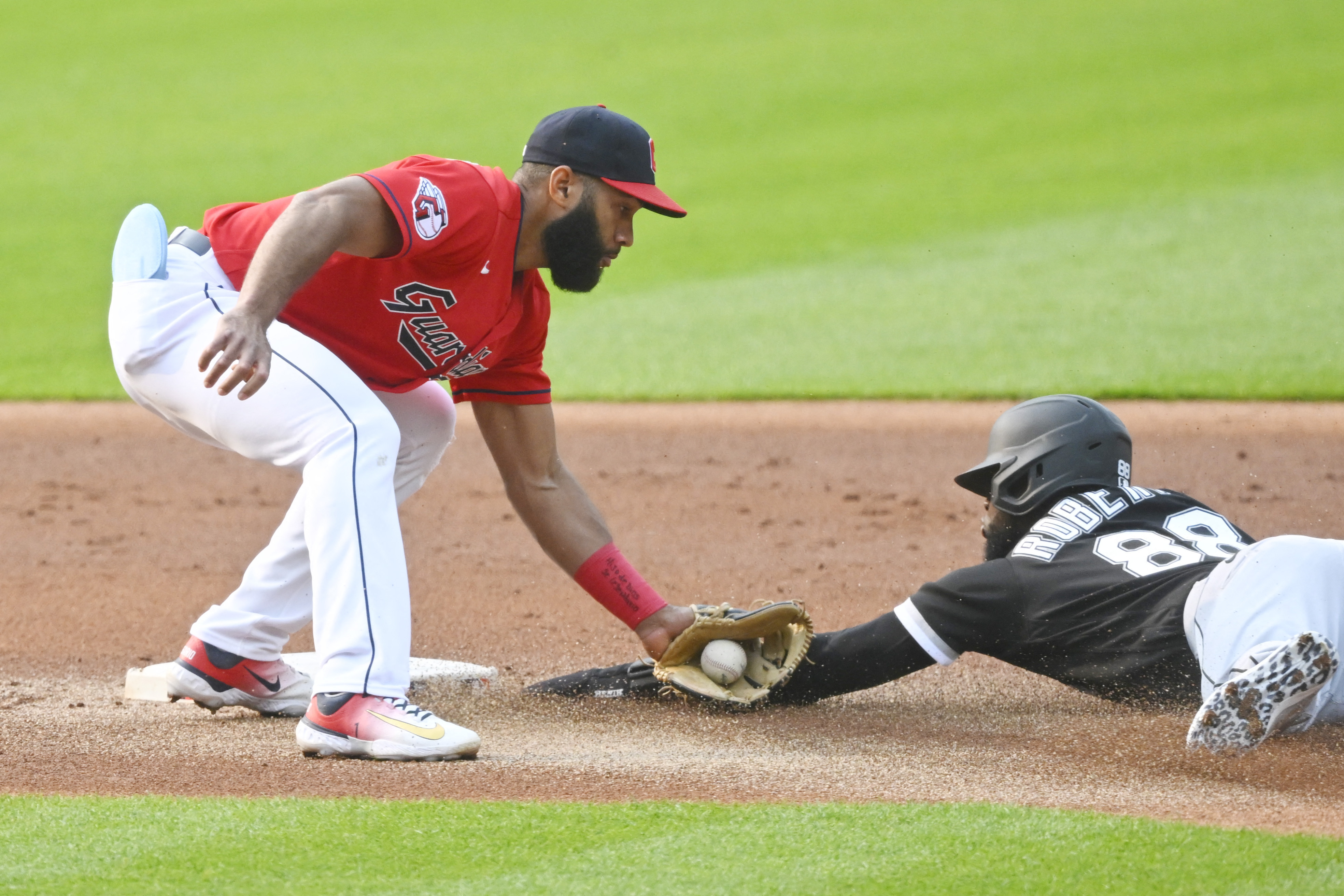 Zunino hits 2-run homer, Gaddis gets 1st win, Guardians beat White Sox 3-0  to end slide