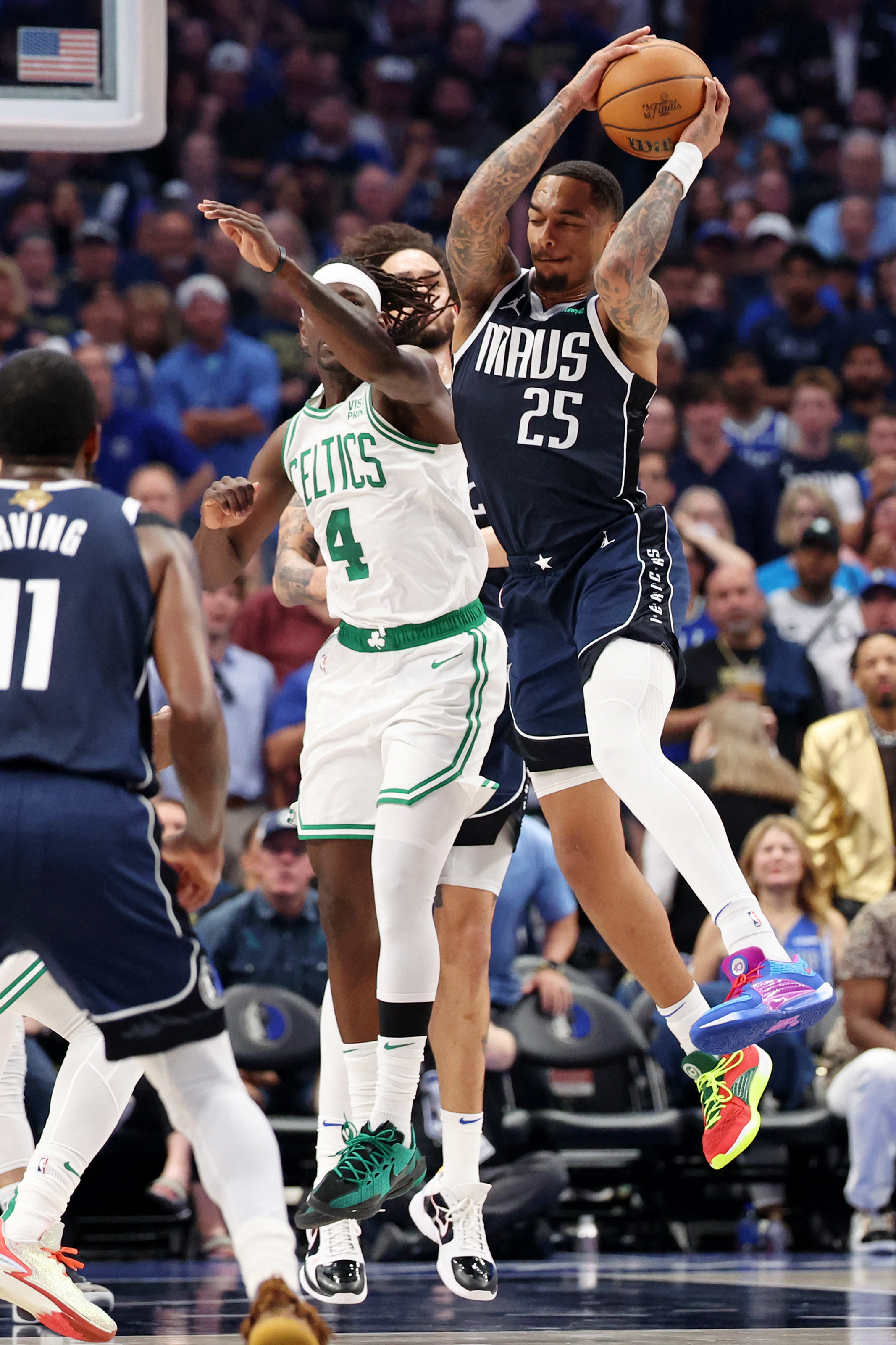 Celtics hold off desperate Mavs, go up 3-0 in Finals | Reuters