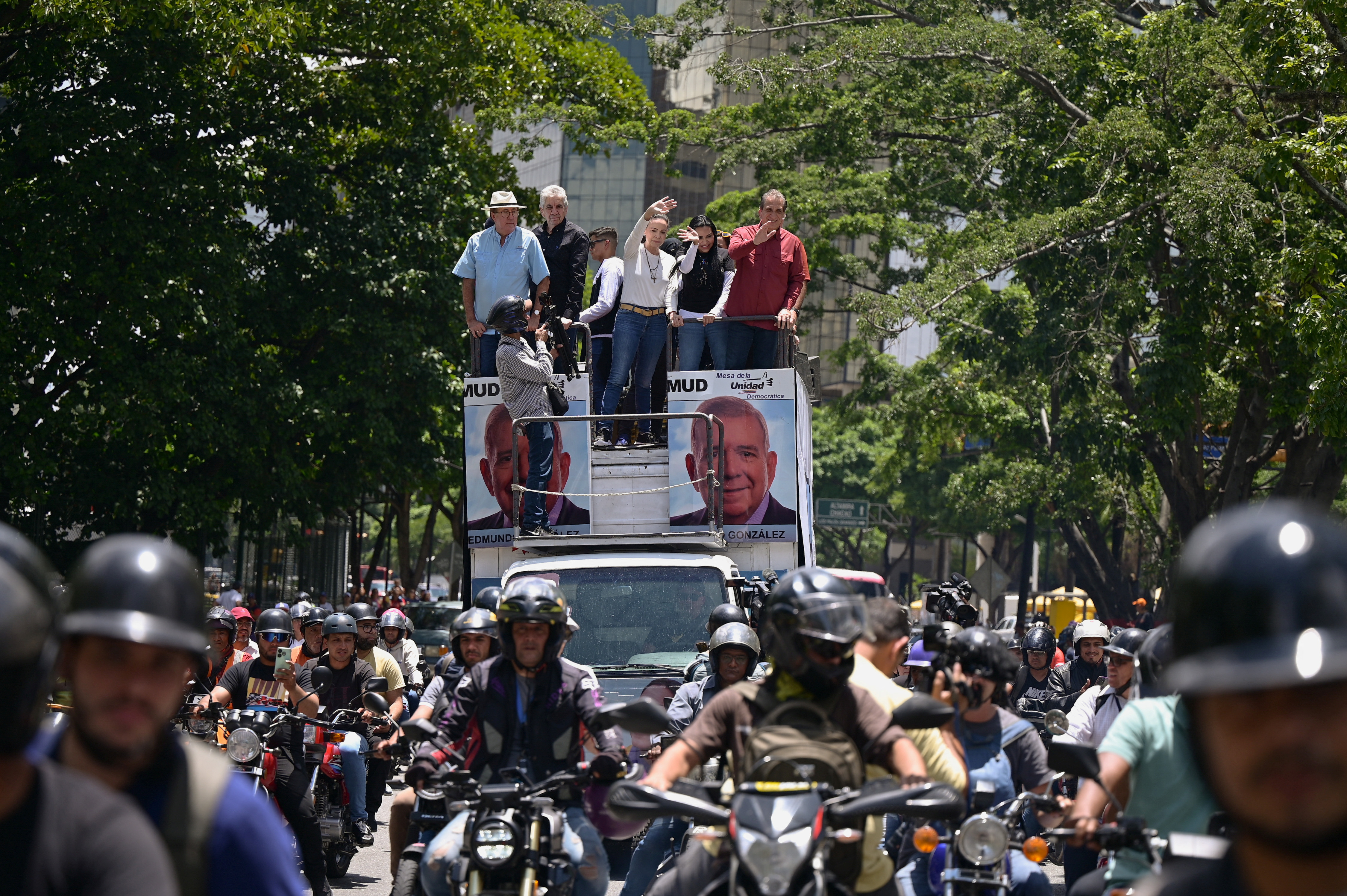 Venezuela's opposition calls for a world-wide protest