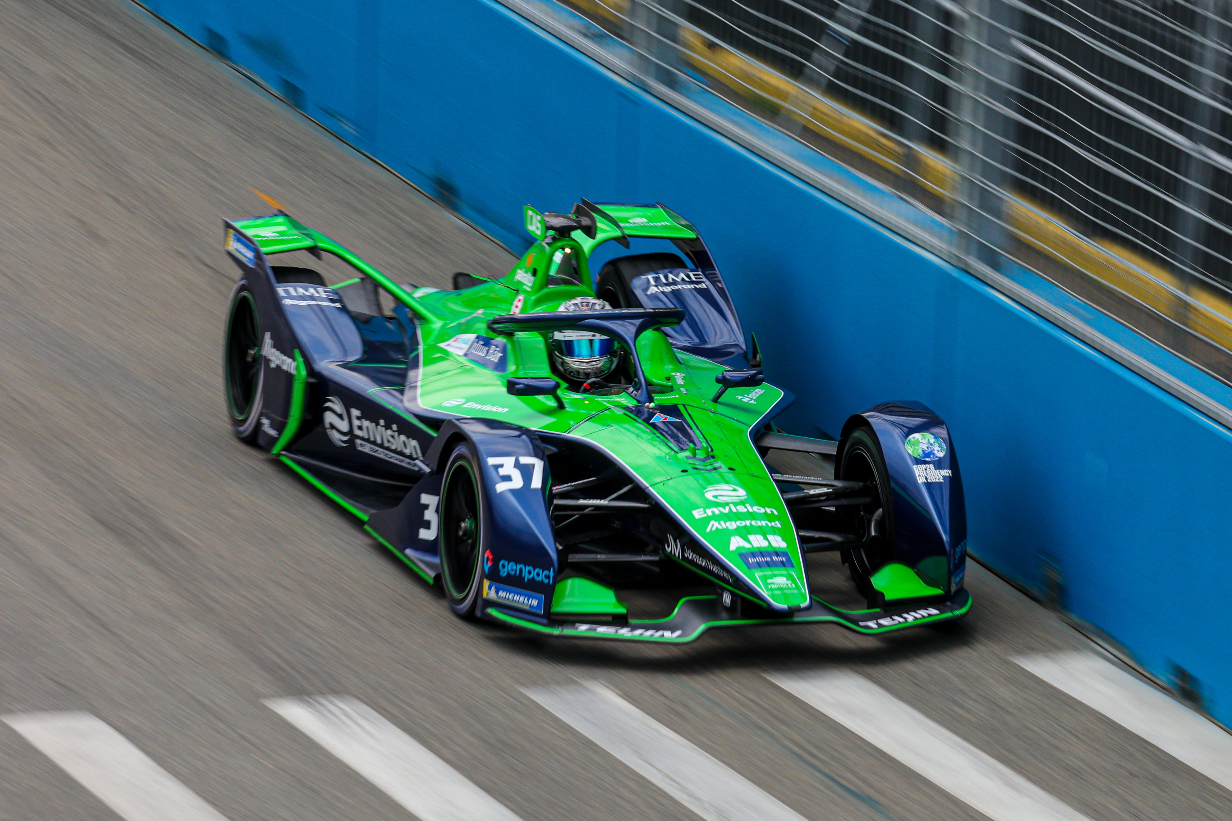 1:43　Envision Racing Nick Cassidy ROBIN FRIJNS AND NICK CASSIDY FIRED UP FOR FORMULA E SUCCESS
