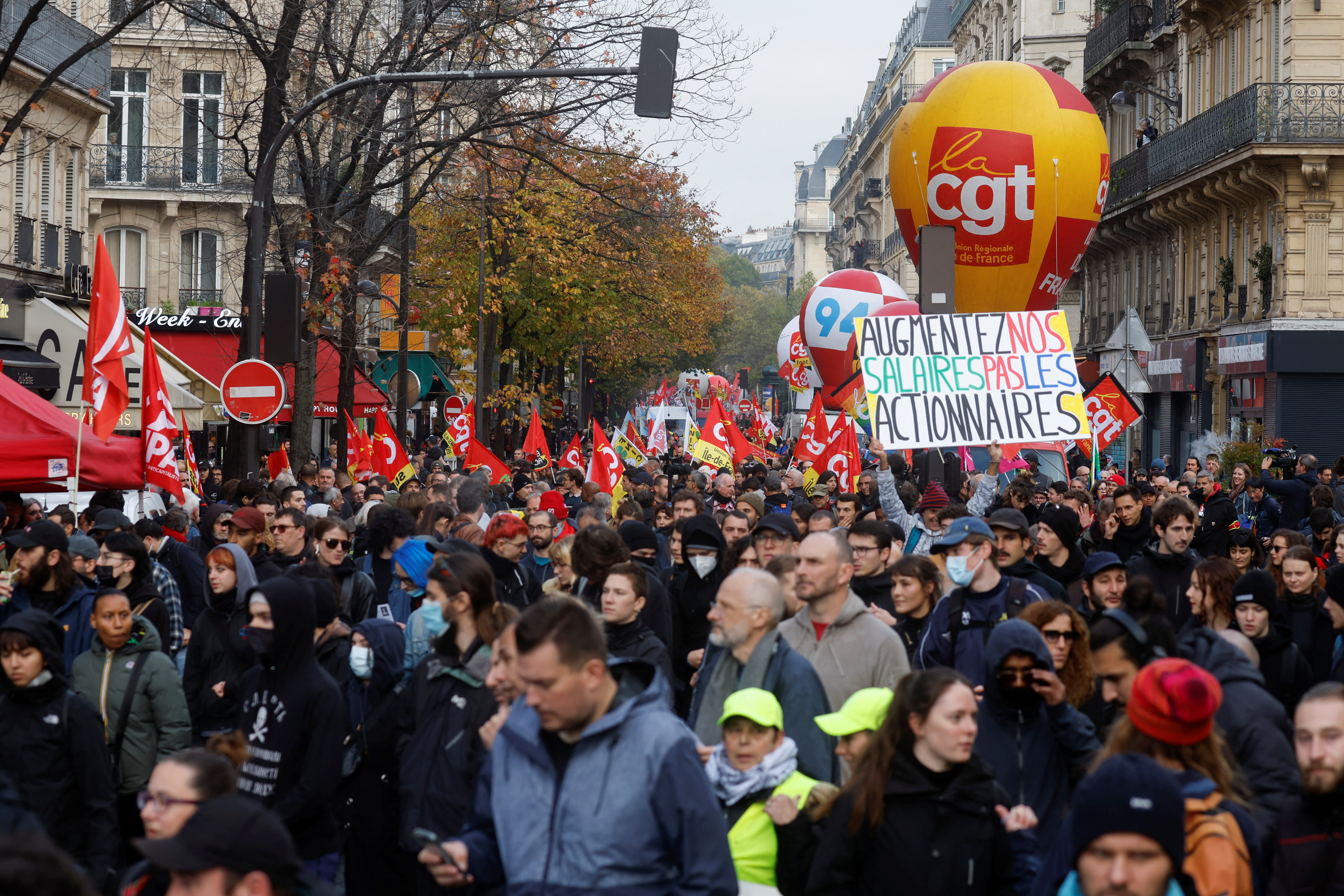 Nationwide strike and protests for wages and pensions in France