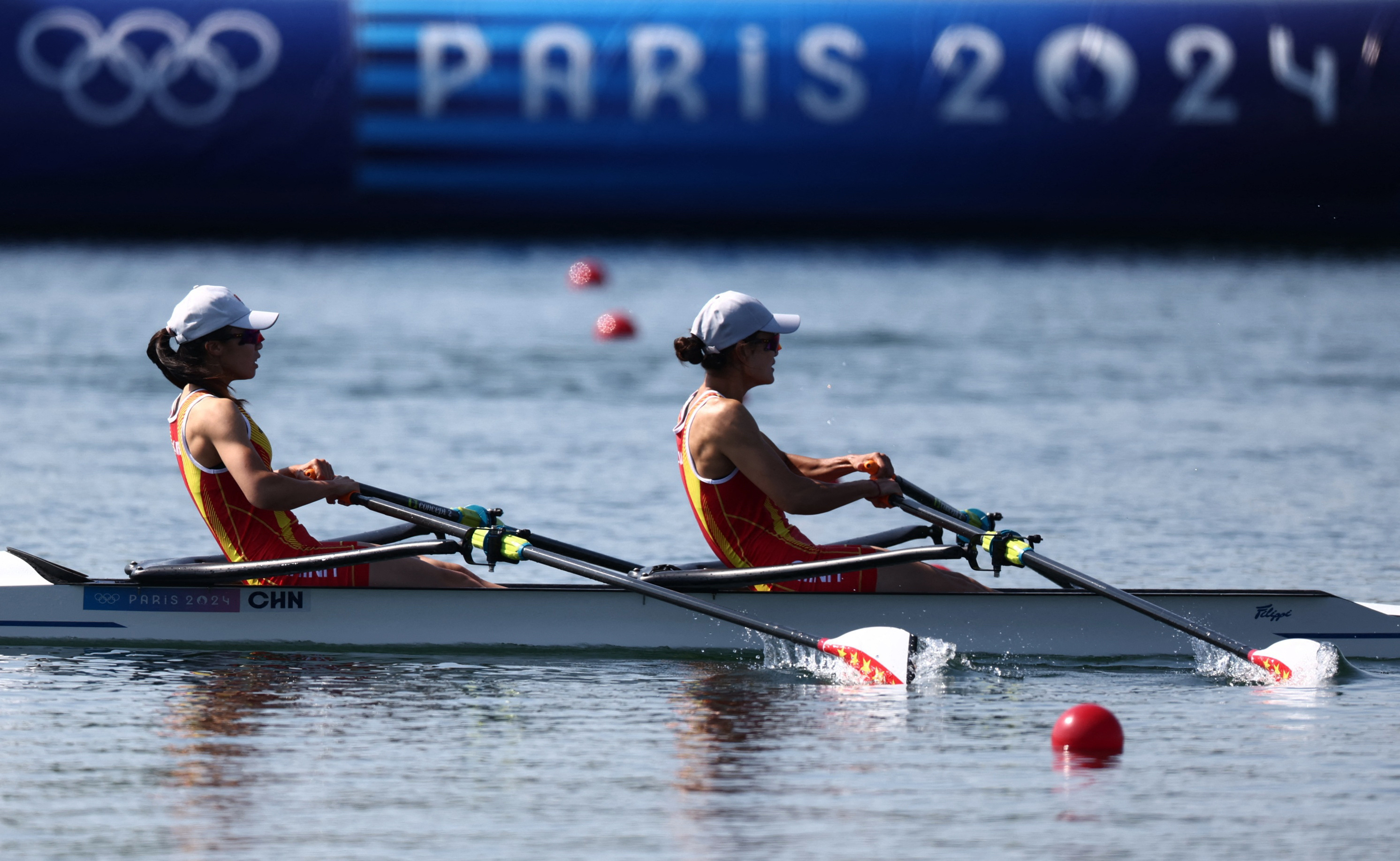 Rowing - Tìm Hiểu Ý Nghĩa, Cấu Trúc và Các Bài Tập Ngữ Pháp Đầy Đủ