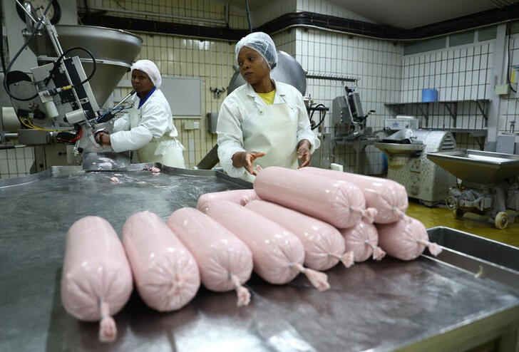 In meat-loving South Africa, climate concerns whet appetite for veggie burgers