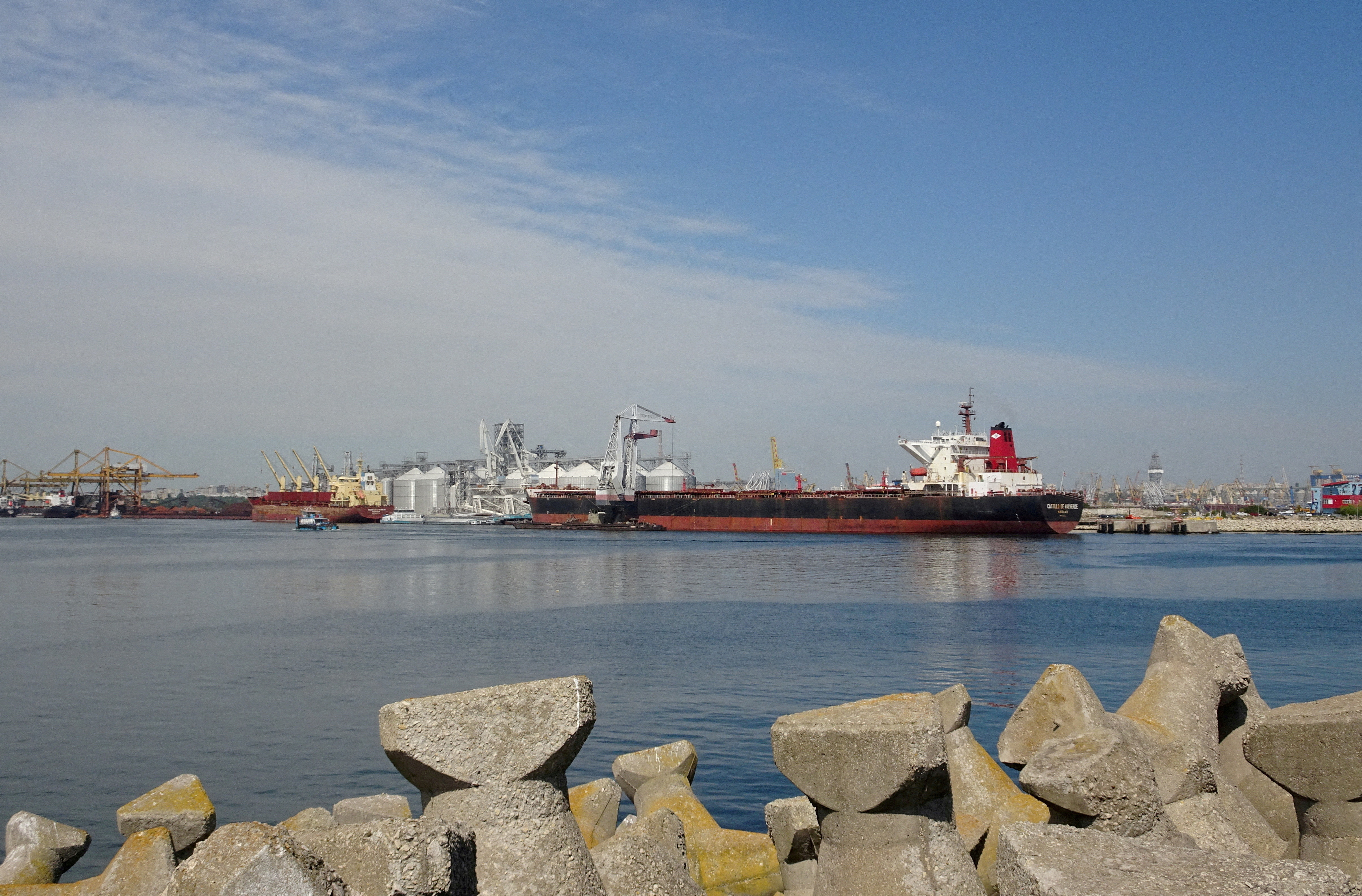 Portul Constanta la Marea Neagra in Romania