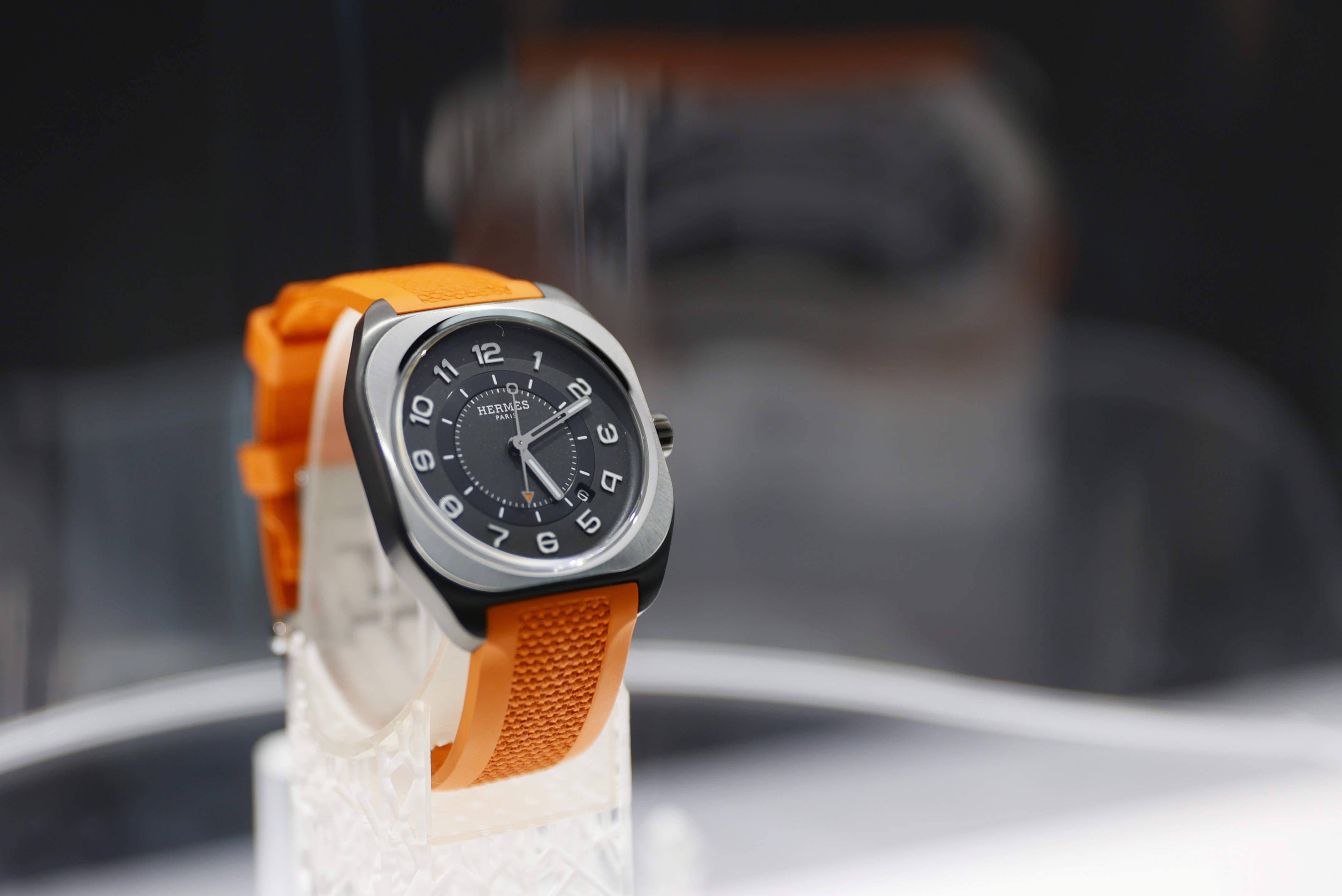 Swiss watchmakers go digital to show off new products, revive sales ...